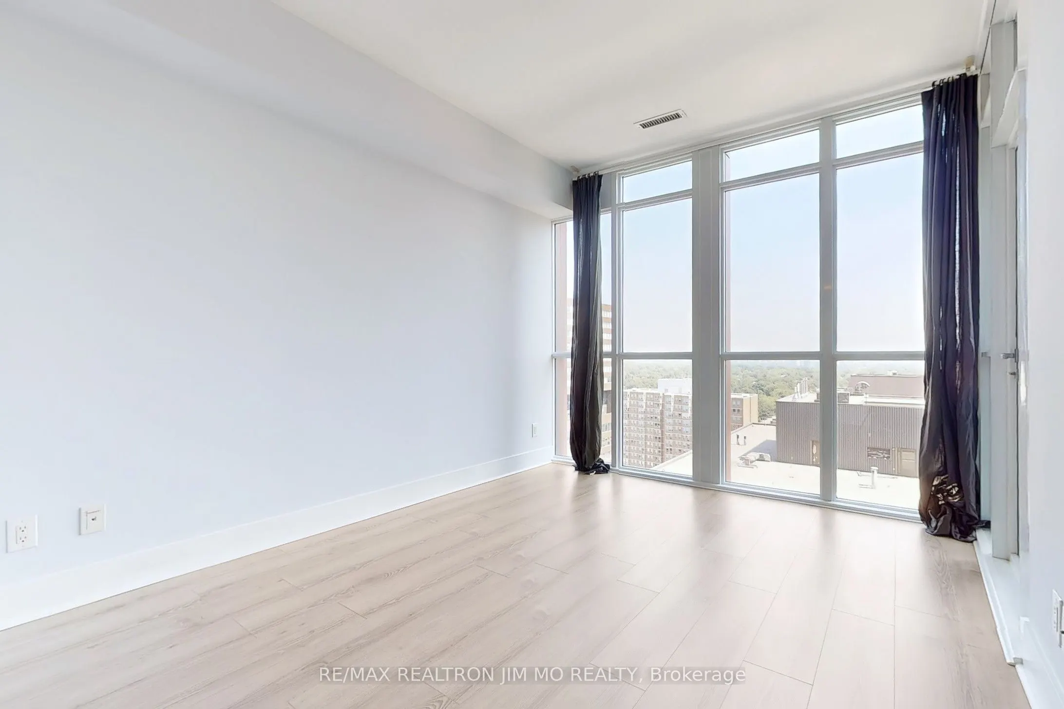 32 Davenport Road, #1706