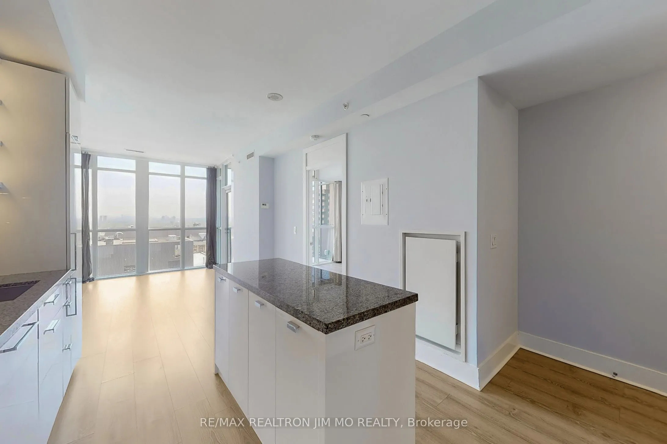 32 Davenport Road, #1706