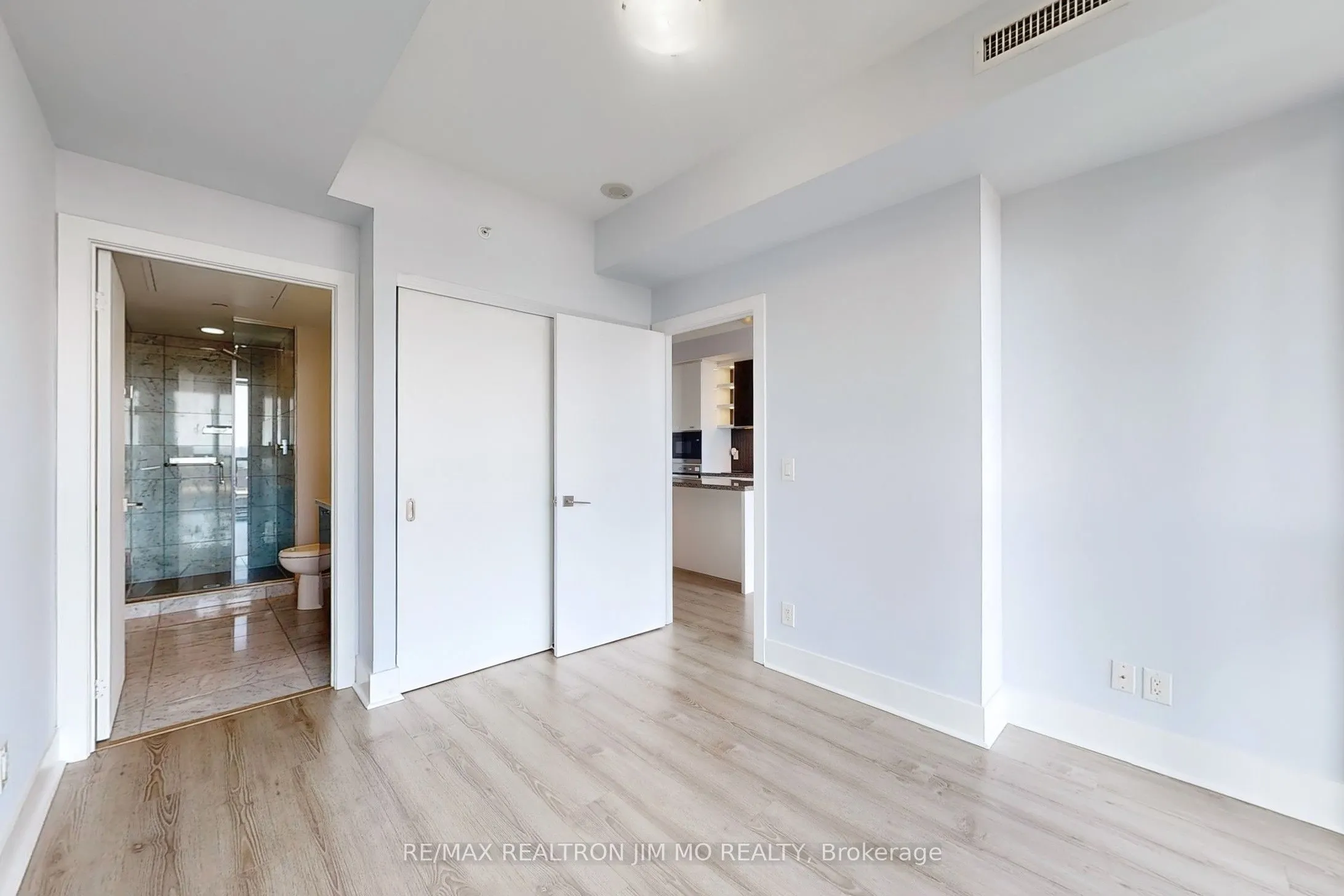 32 Davenport Road, #1706