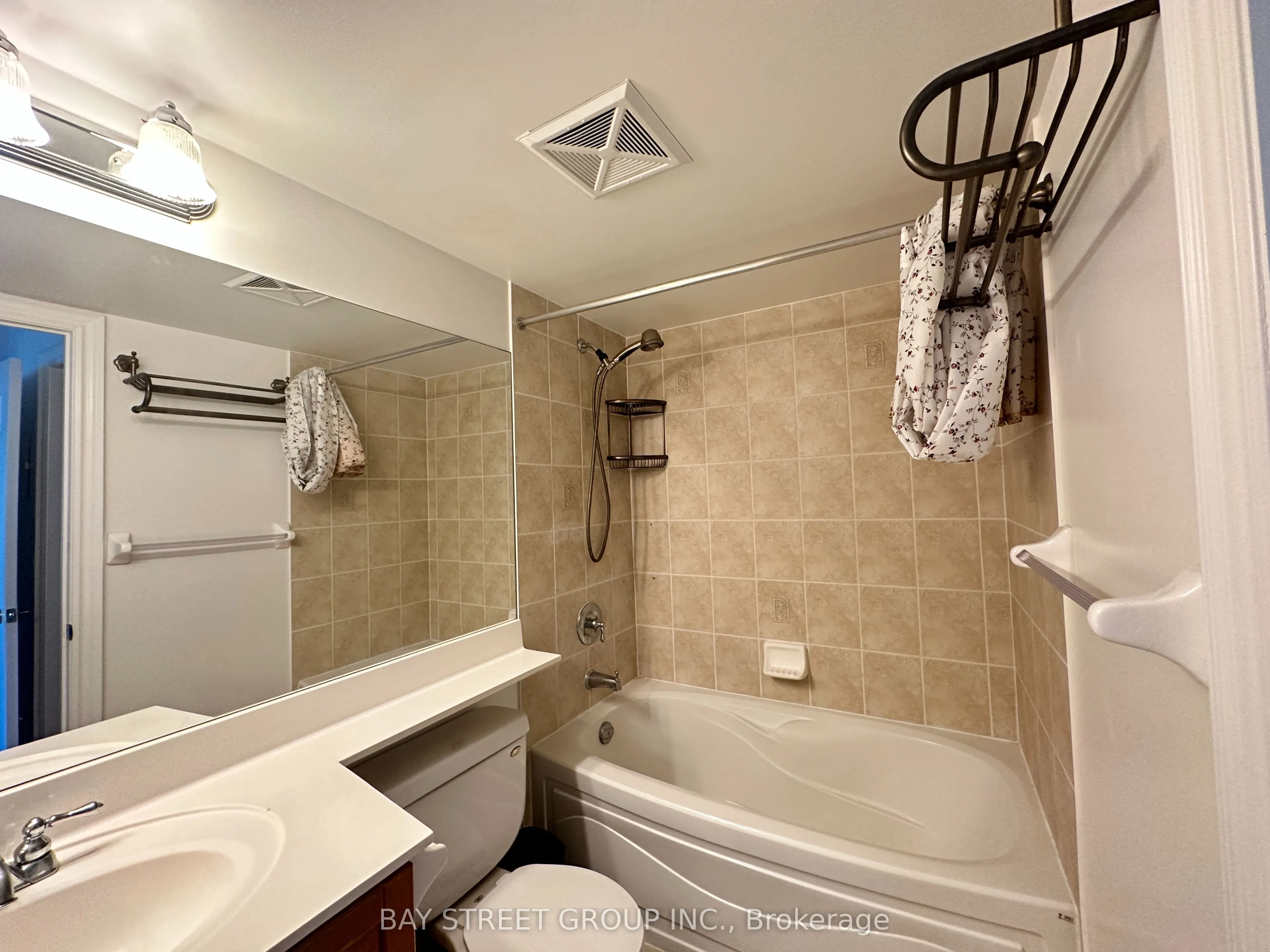 15 Greenview Avenue, #2614