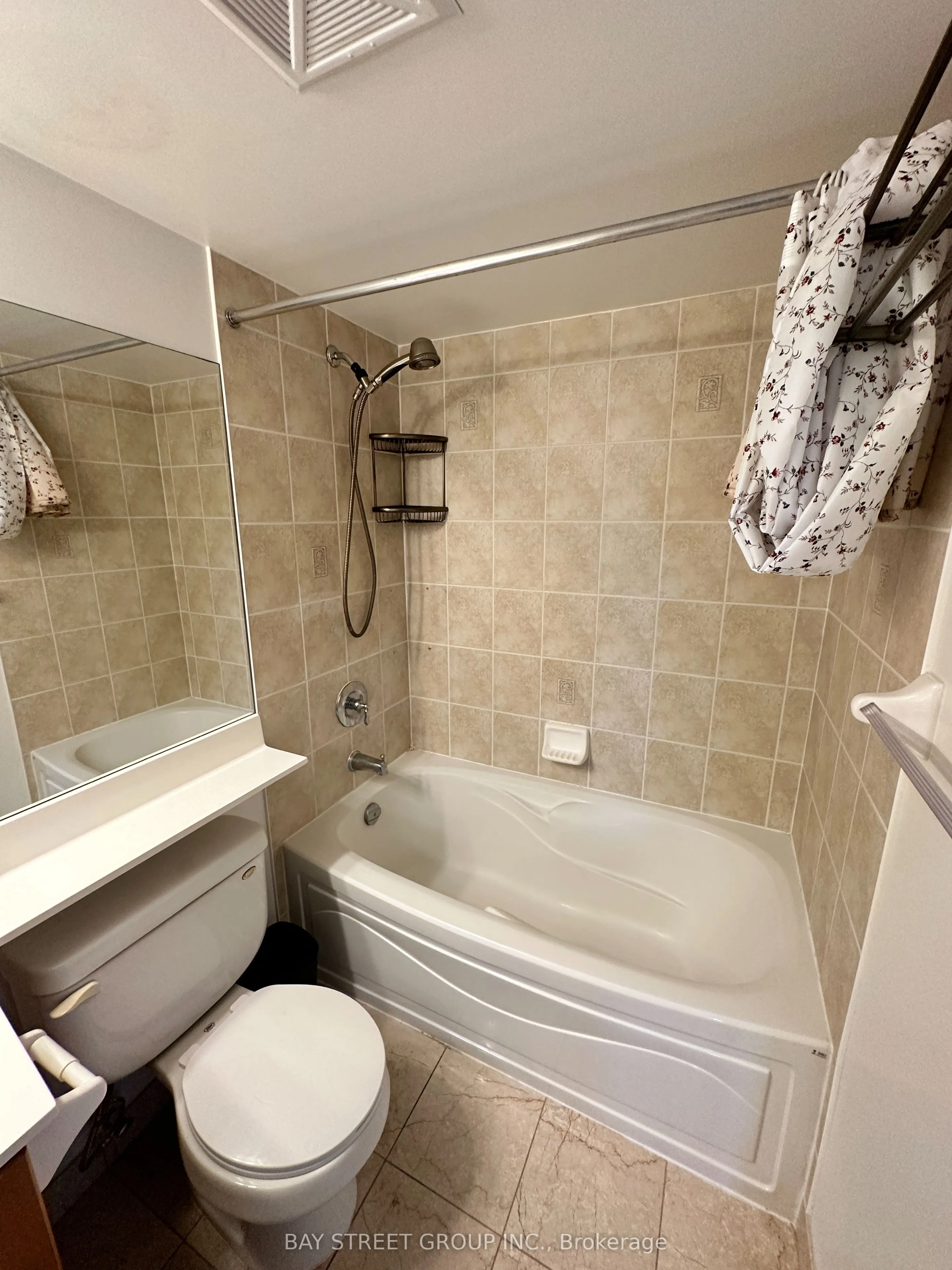 15 Greenview Avenue, #2614