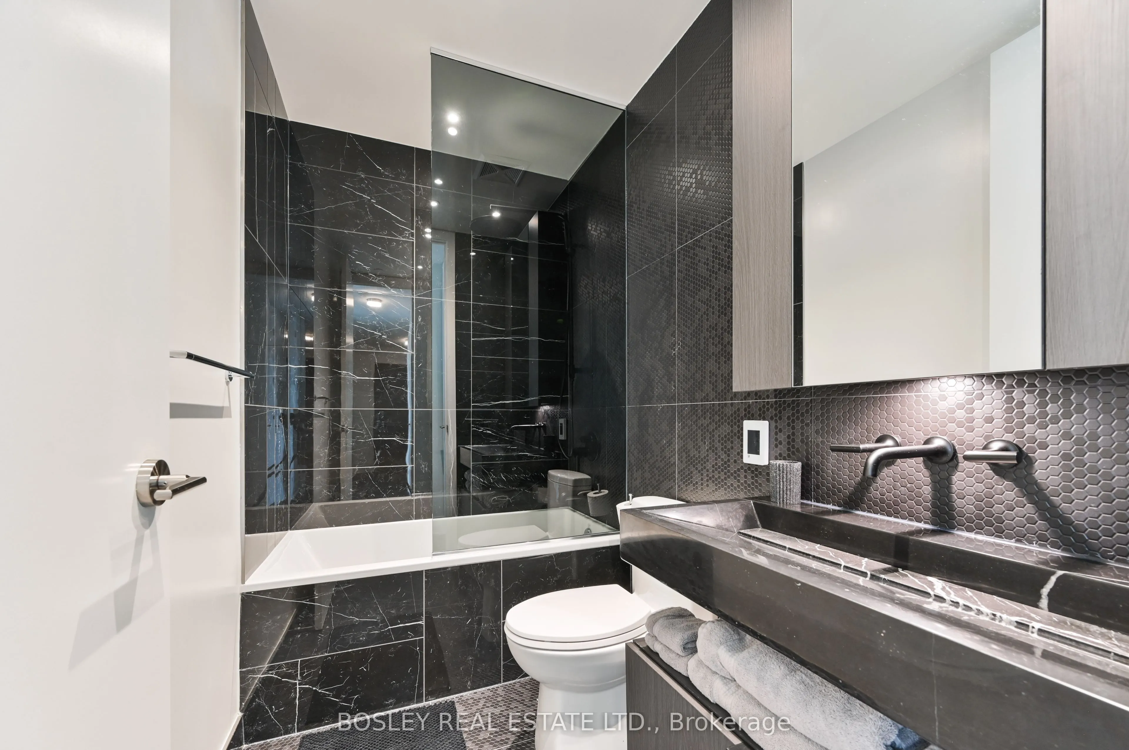 11 Yorkville Avenue, #5007