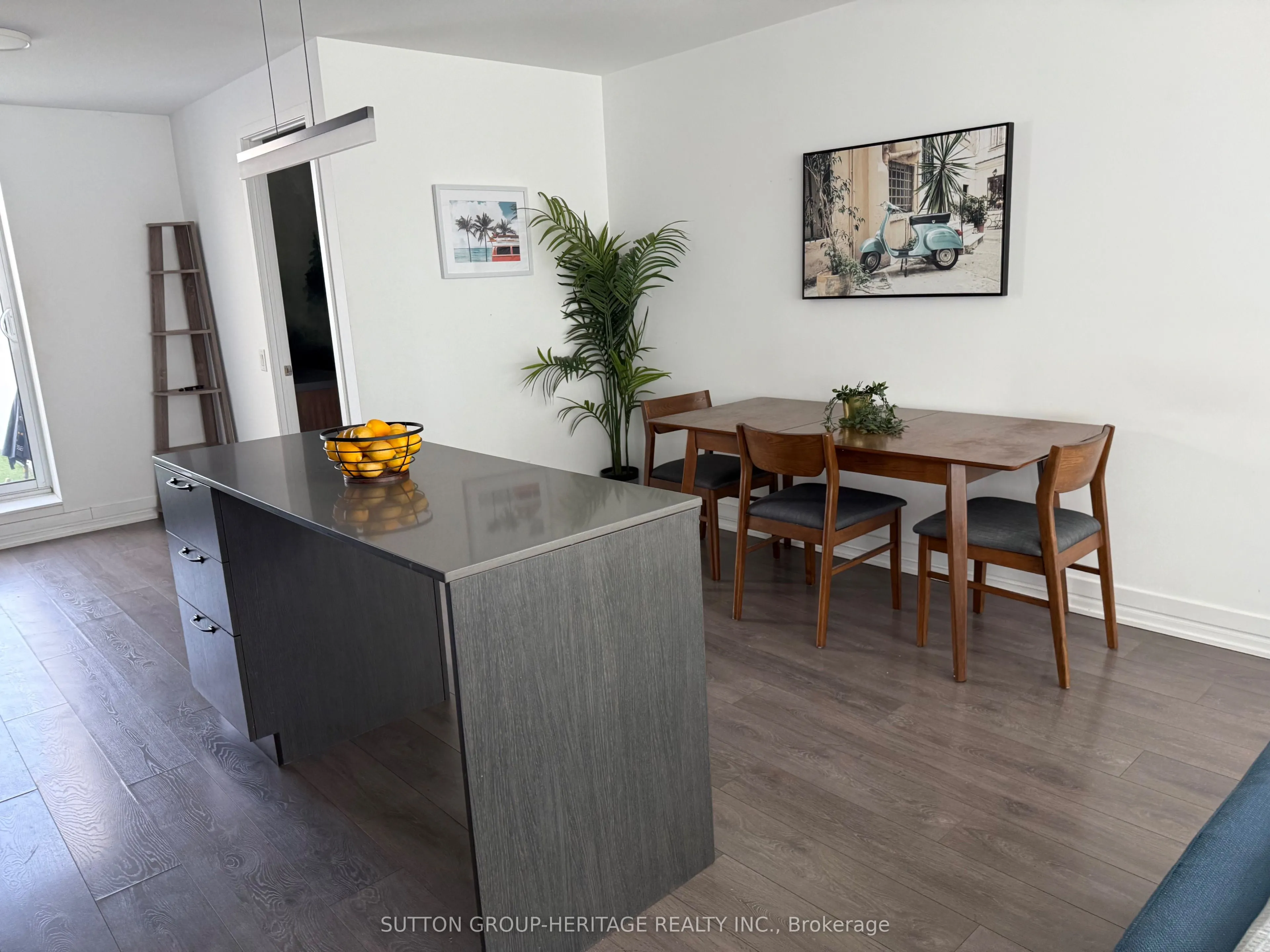 783 Bathurst Street, #814