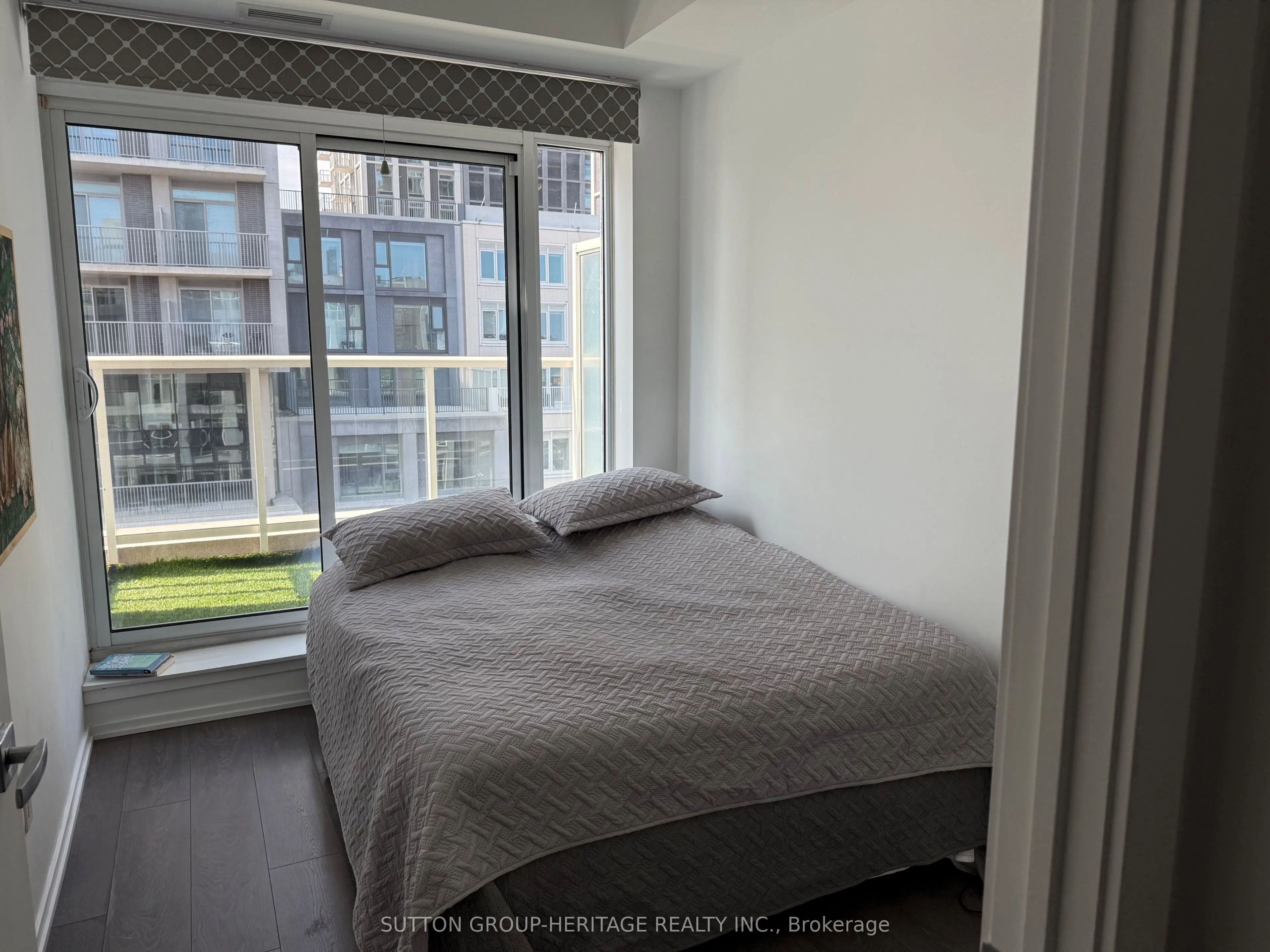 783 Bathurst Street, #814