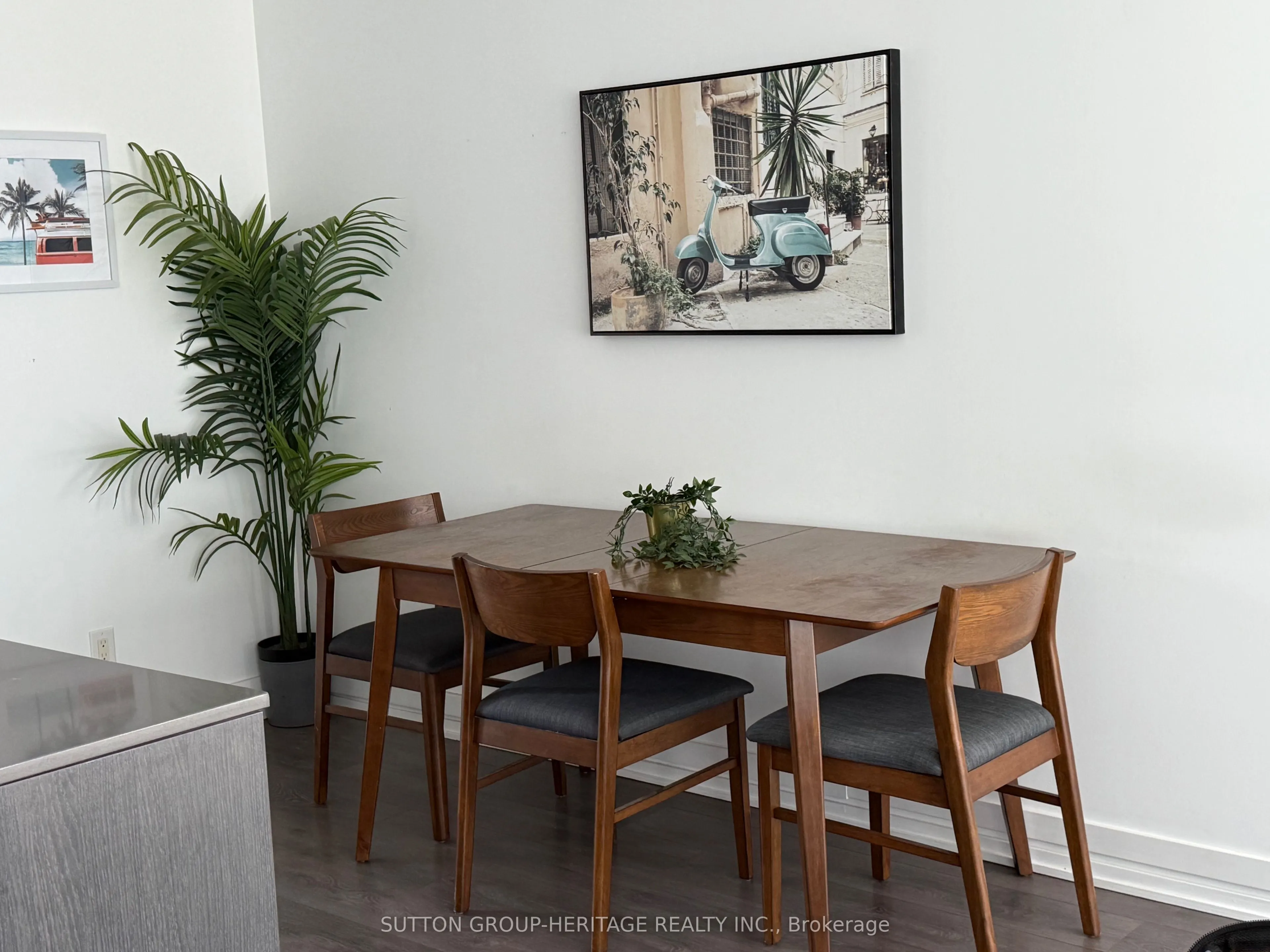 783 Bathurst Street, #814