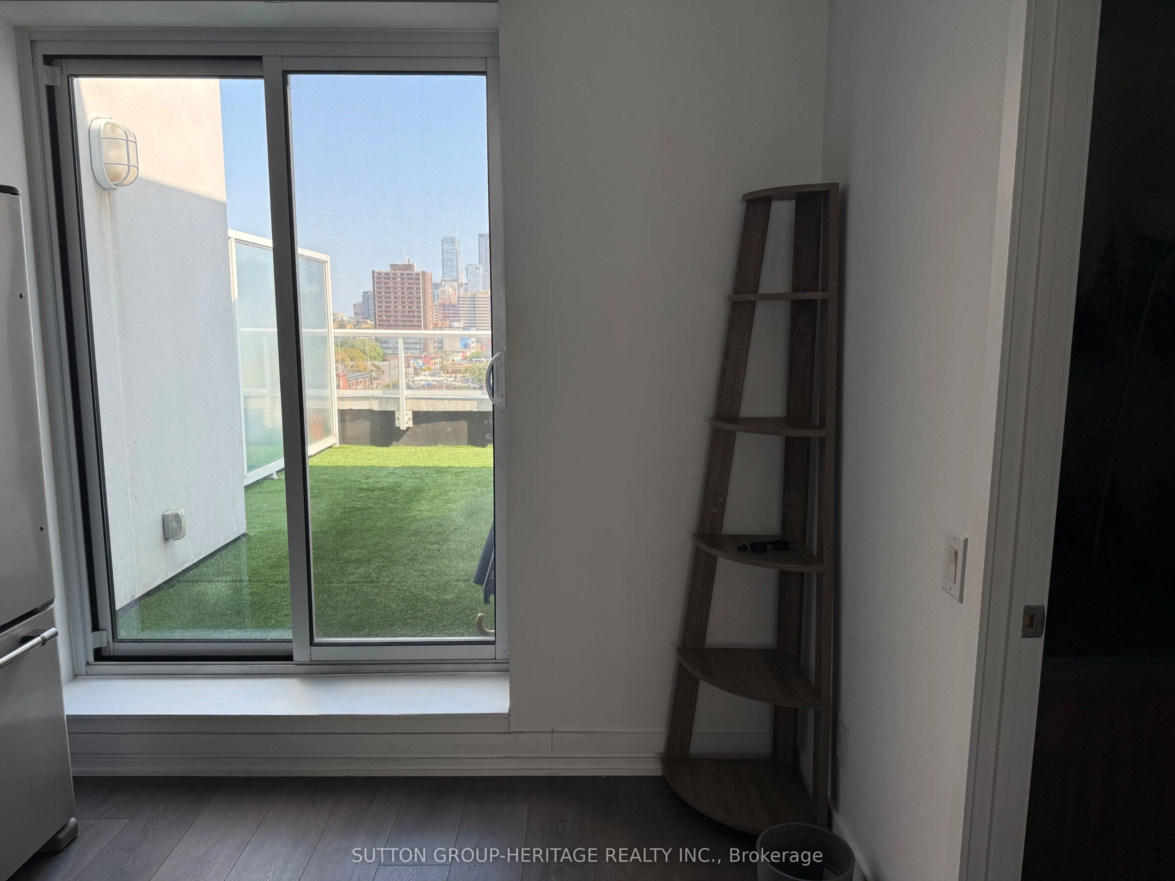 783 Bathurst Street, #814
