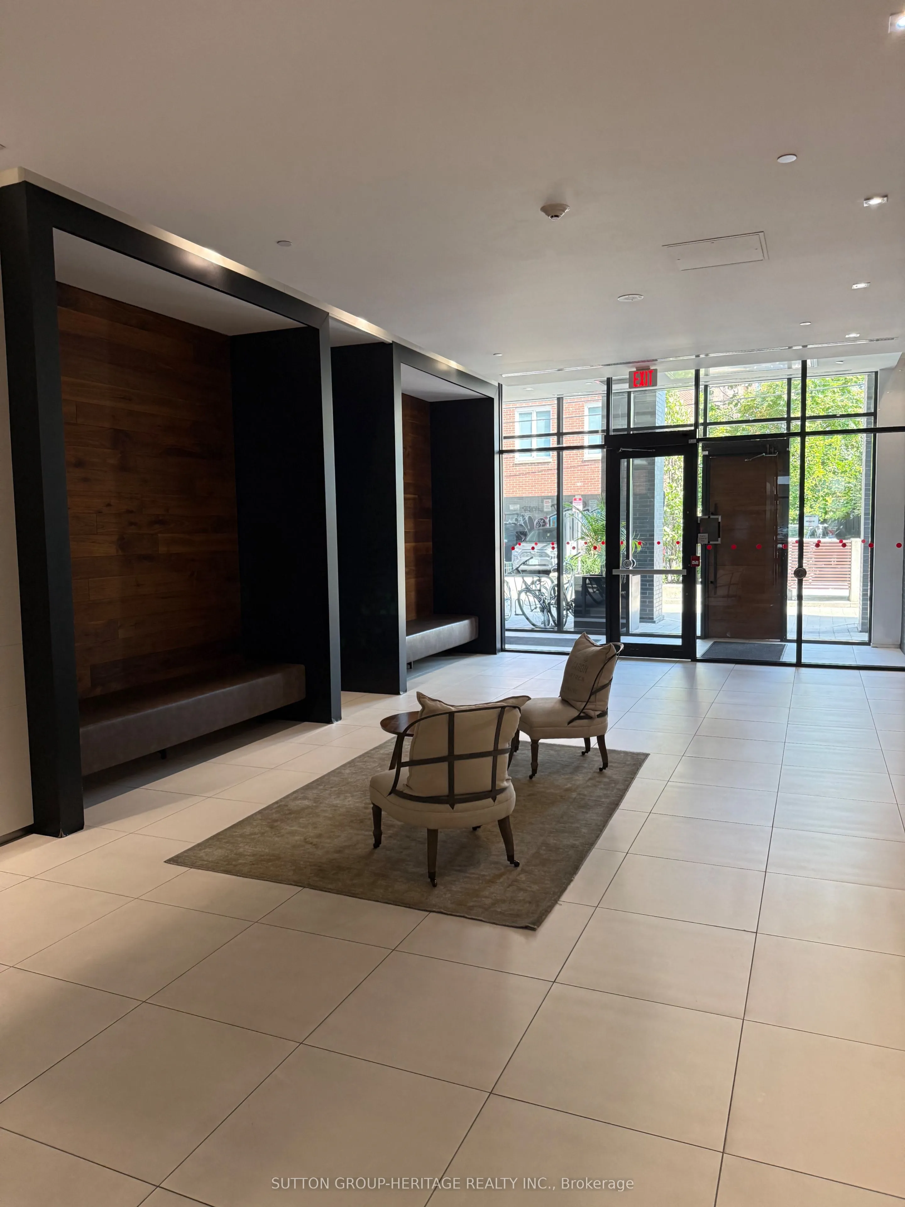 783 Bathurst Street, #814