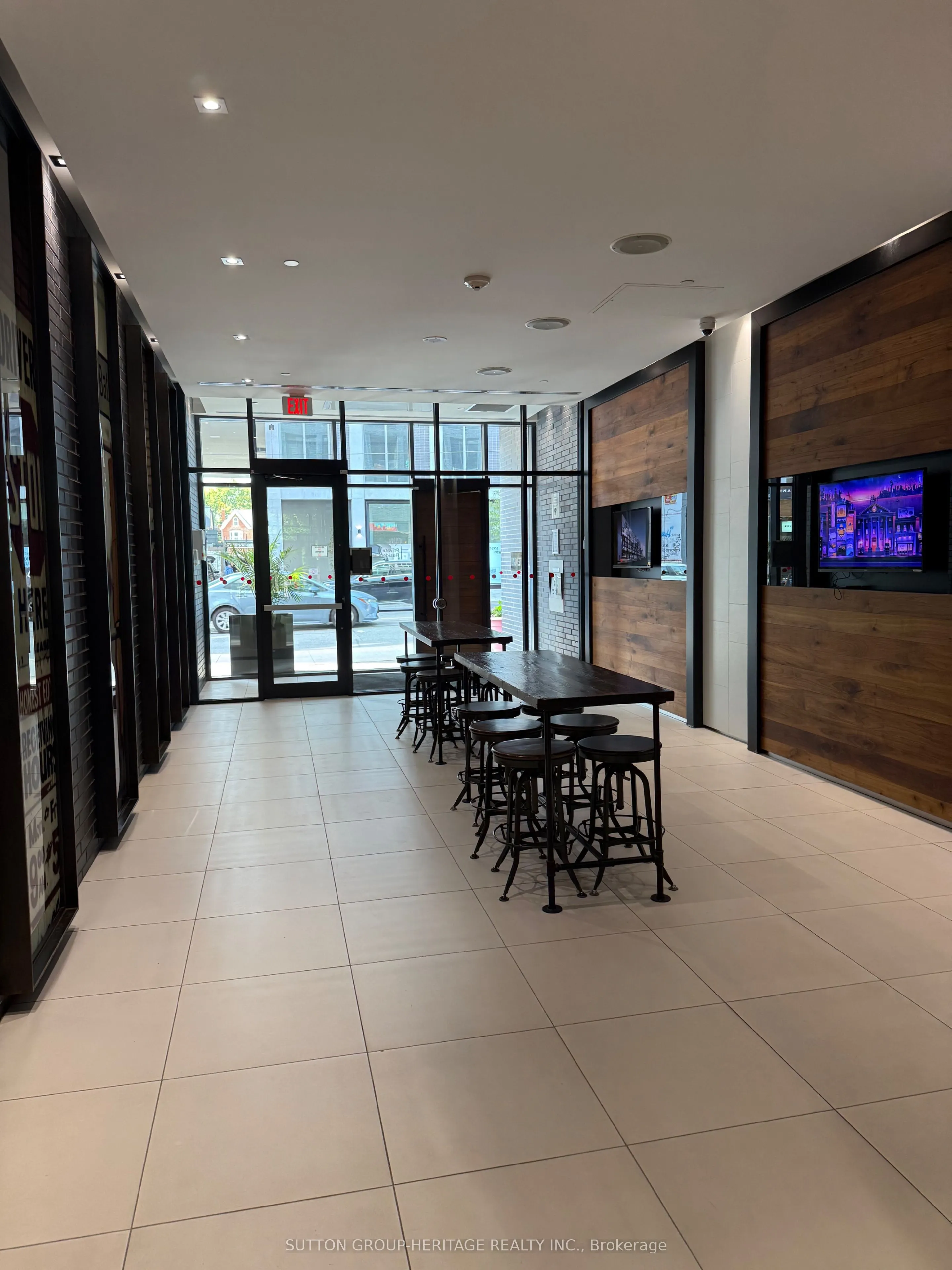 783 Bathurst Street, #814