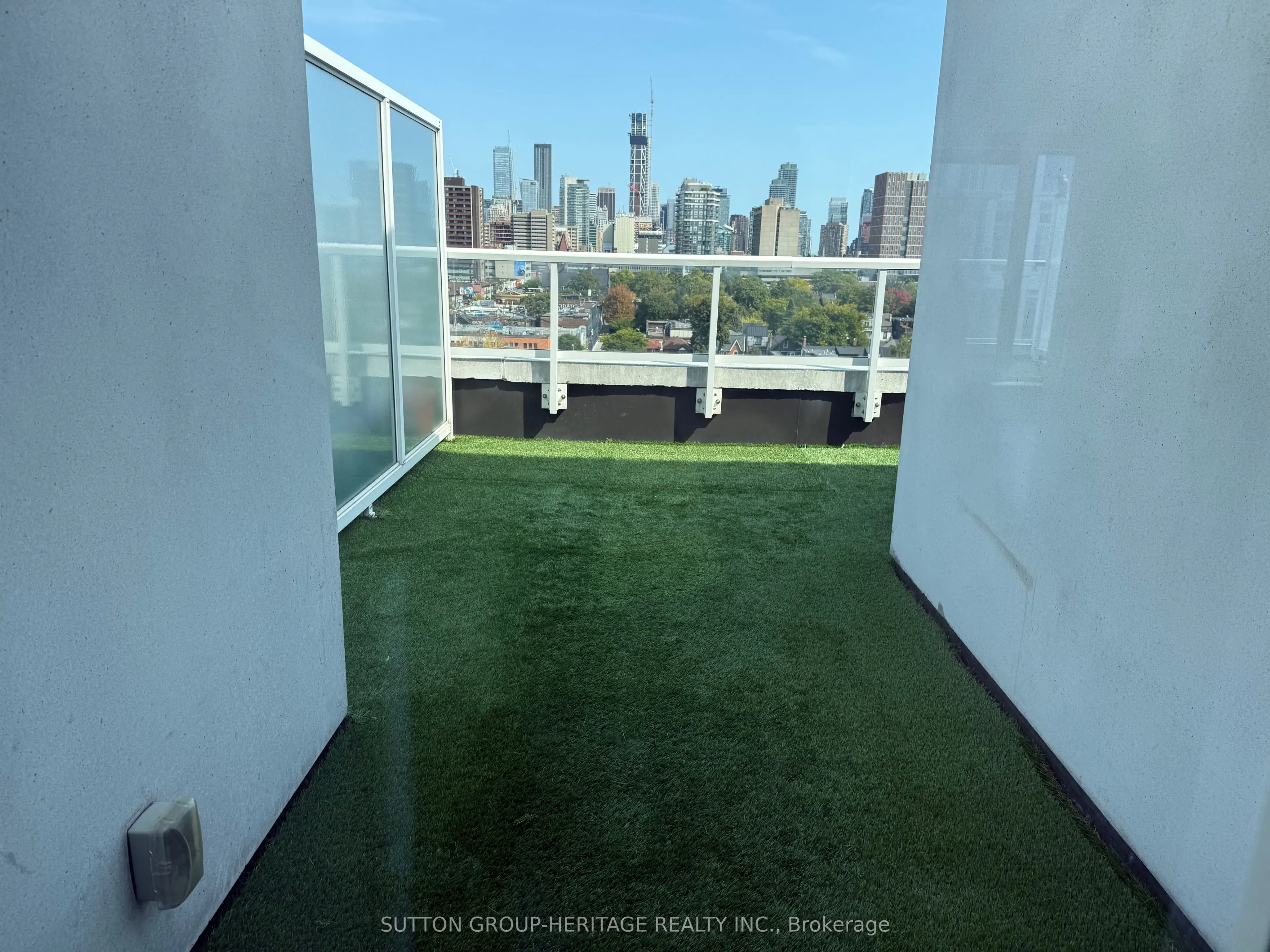 783 Bathurst Street, #814