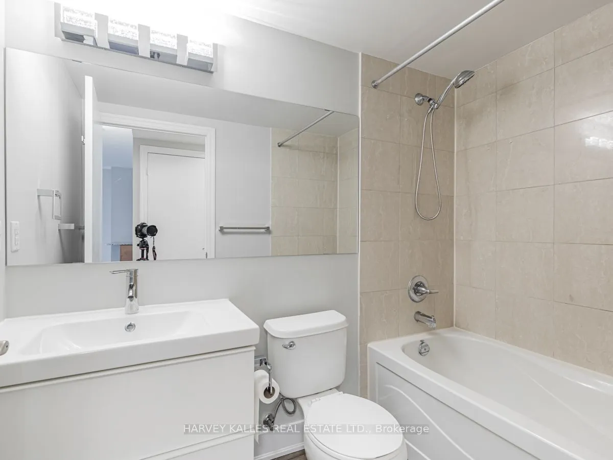 8 Scollard Street, #1301