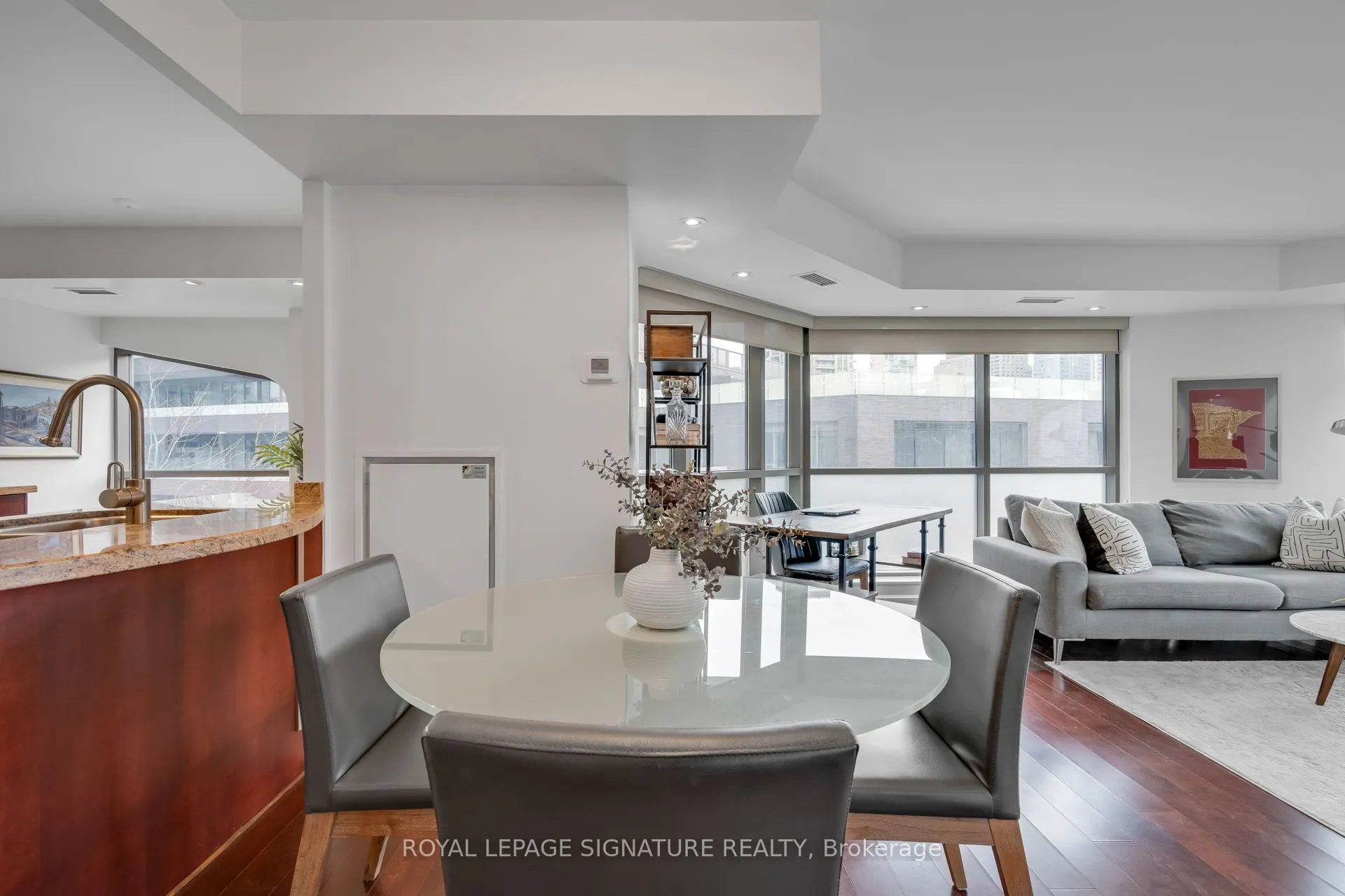 3 McAlpine Street, #411