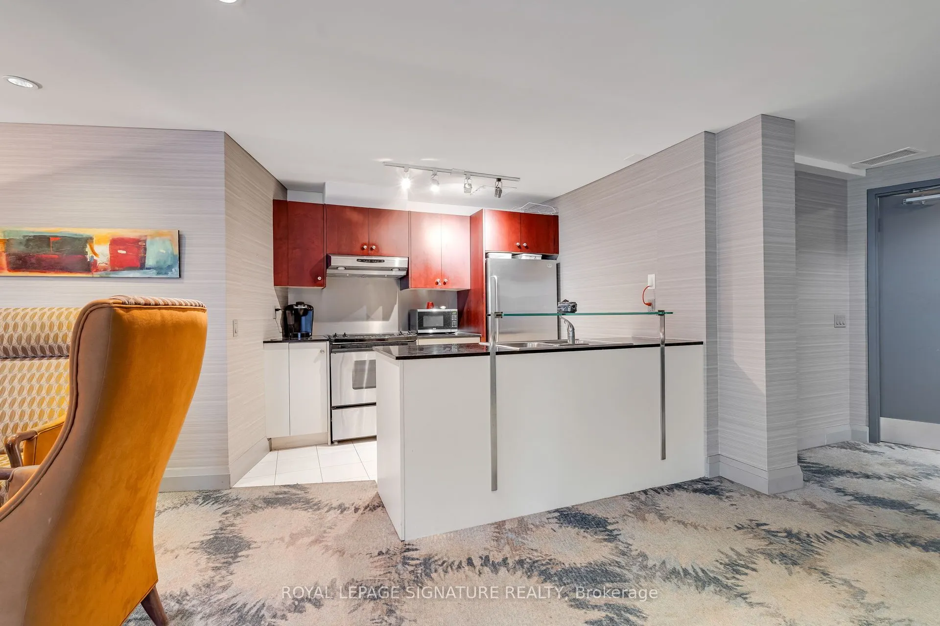 3 McAlpine Street, #411