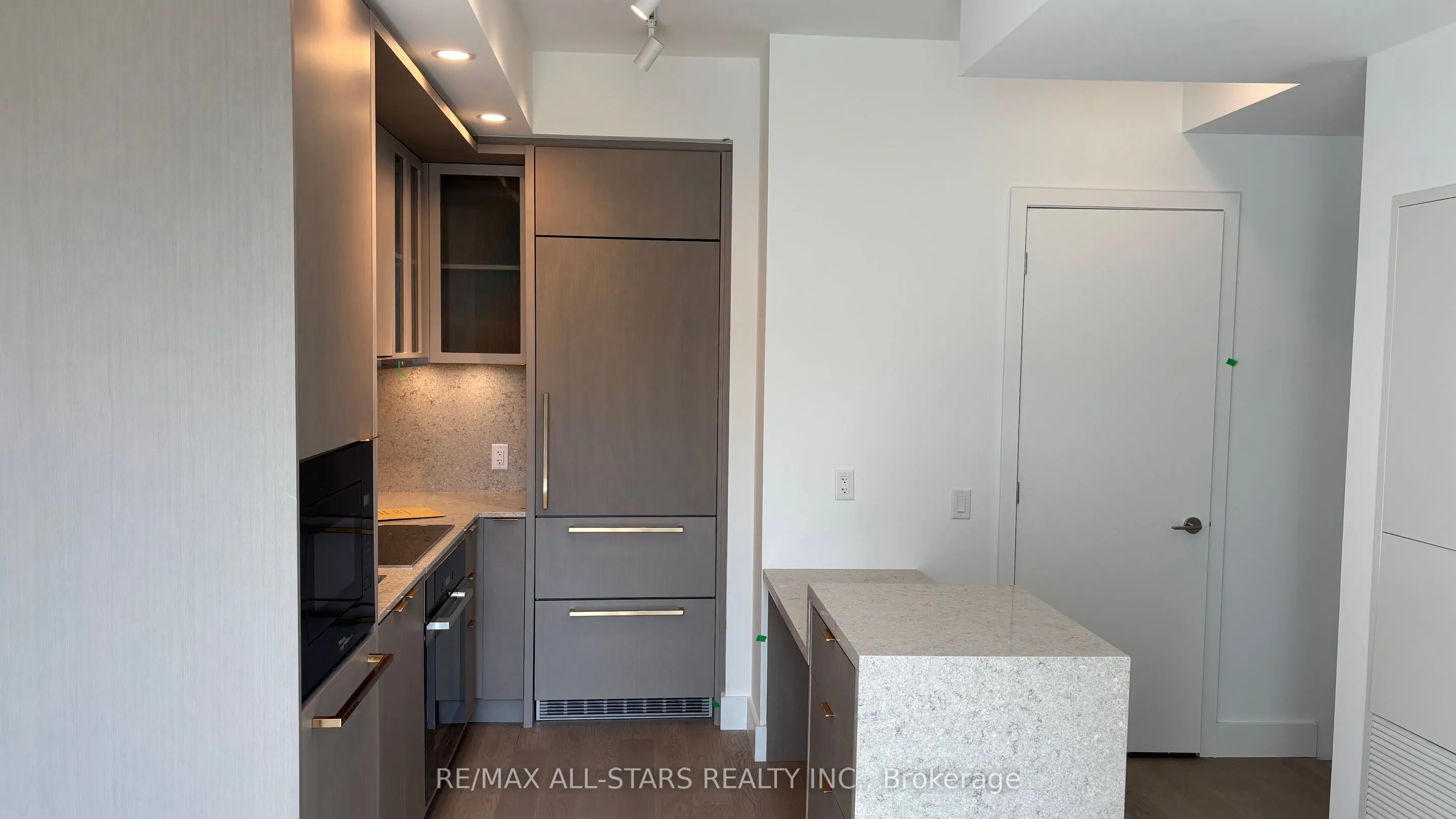 16 Greenbriar Road, #TH 5
