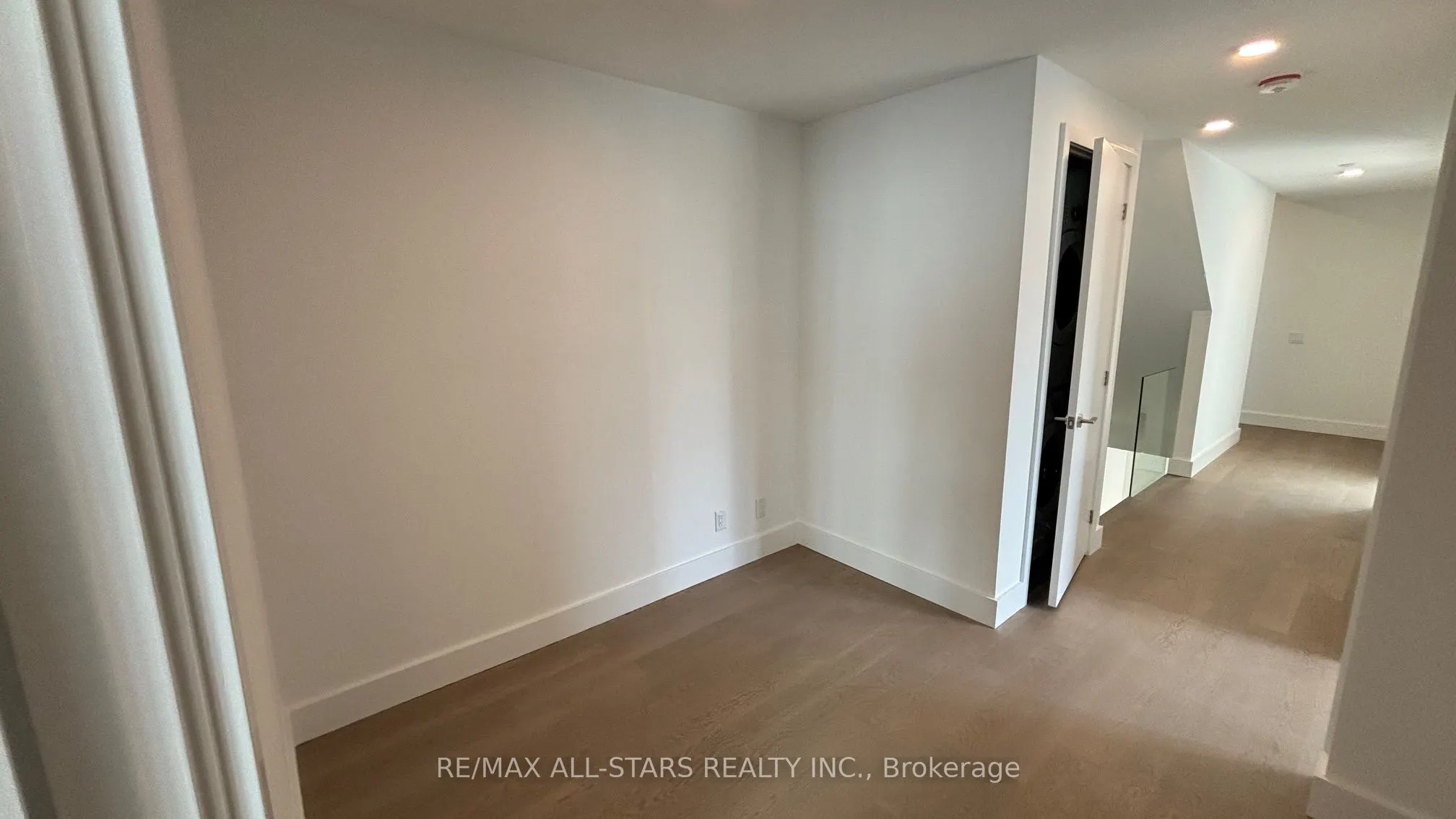 16 Greenbriar Road, #TH 5