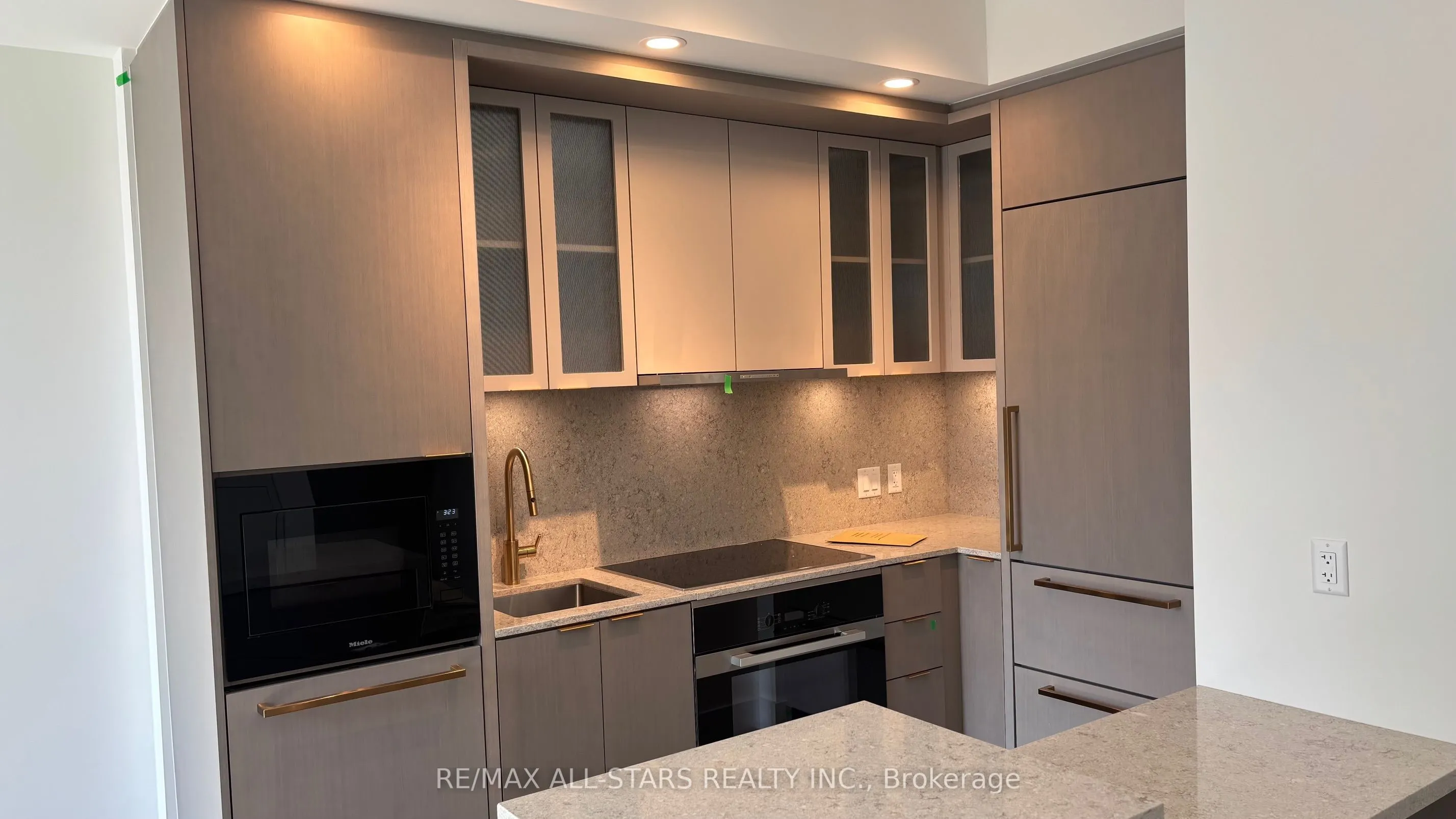 16 Greenbriar Road, #TH 5