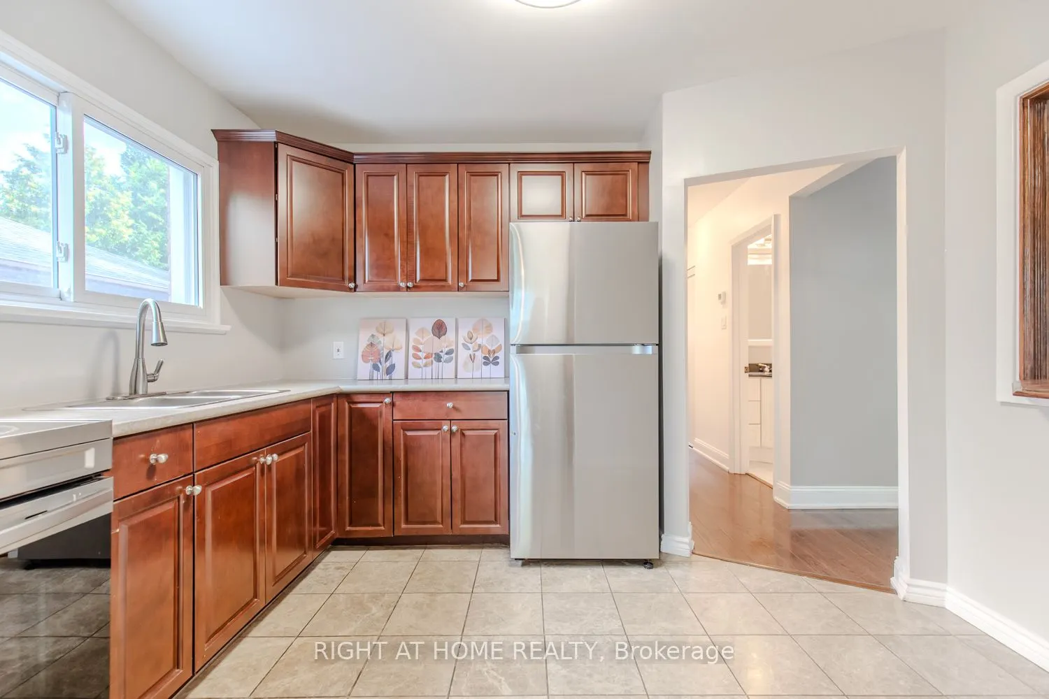 12 Murellen Crescent