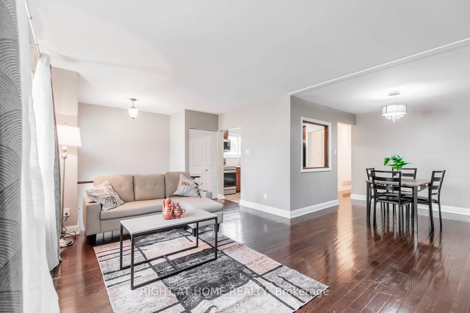 12 Murellen Crescent