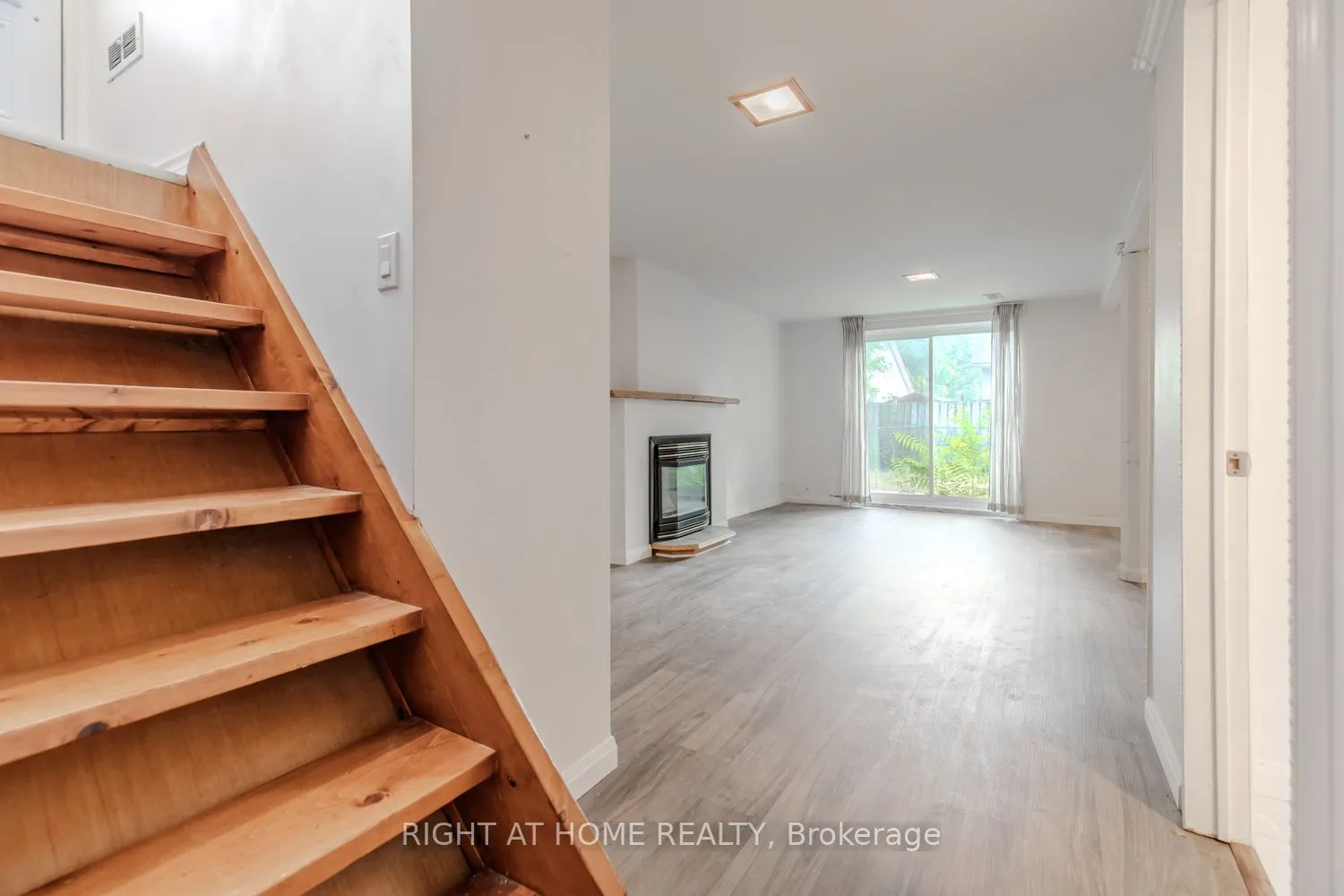 12 Murellen Crescent