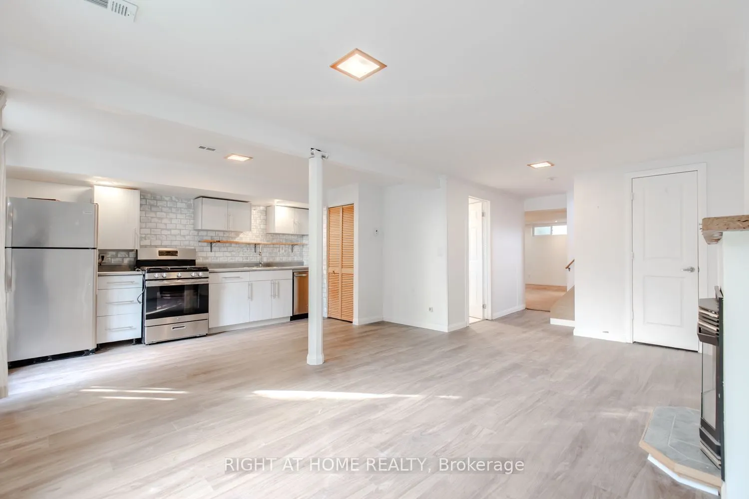 12 Murellen Crescent