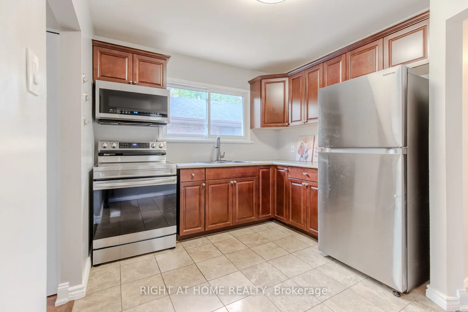 12 Murellen Crescent