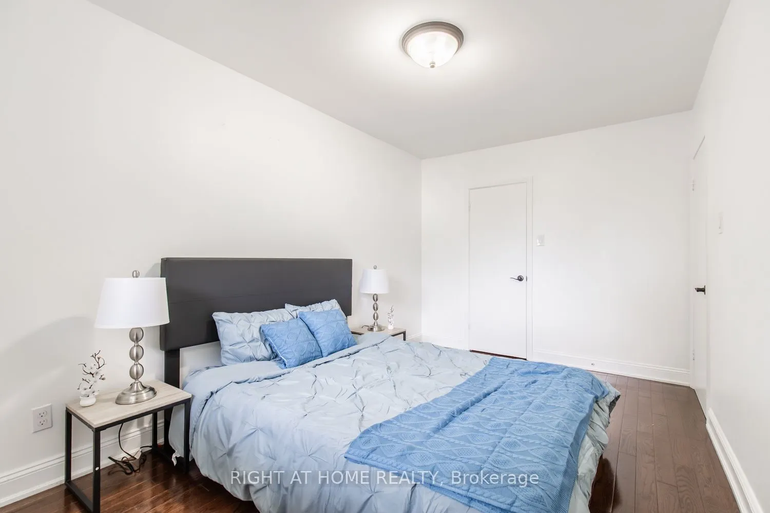 12 Murellen Crescent