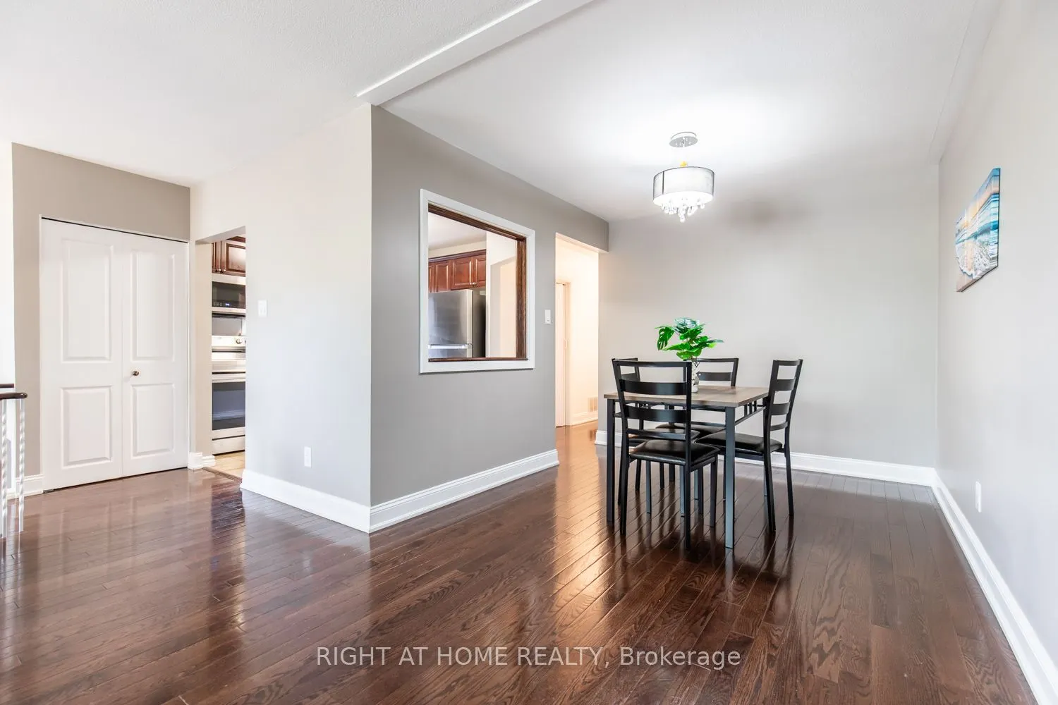 12 Murellen Crescent