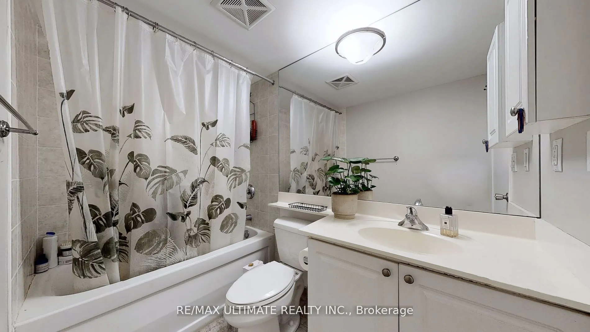 231 Fort York Boulevard, #228