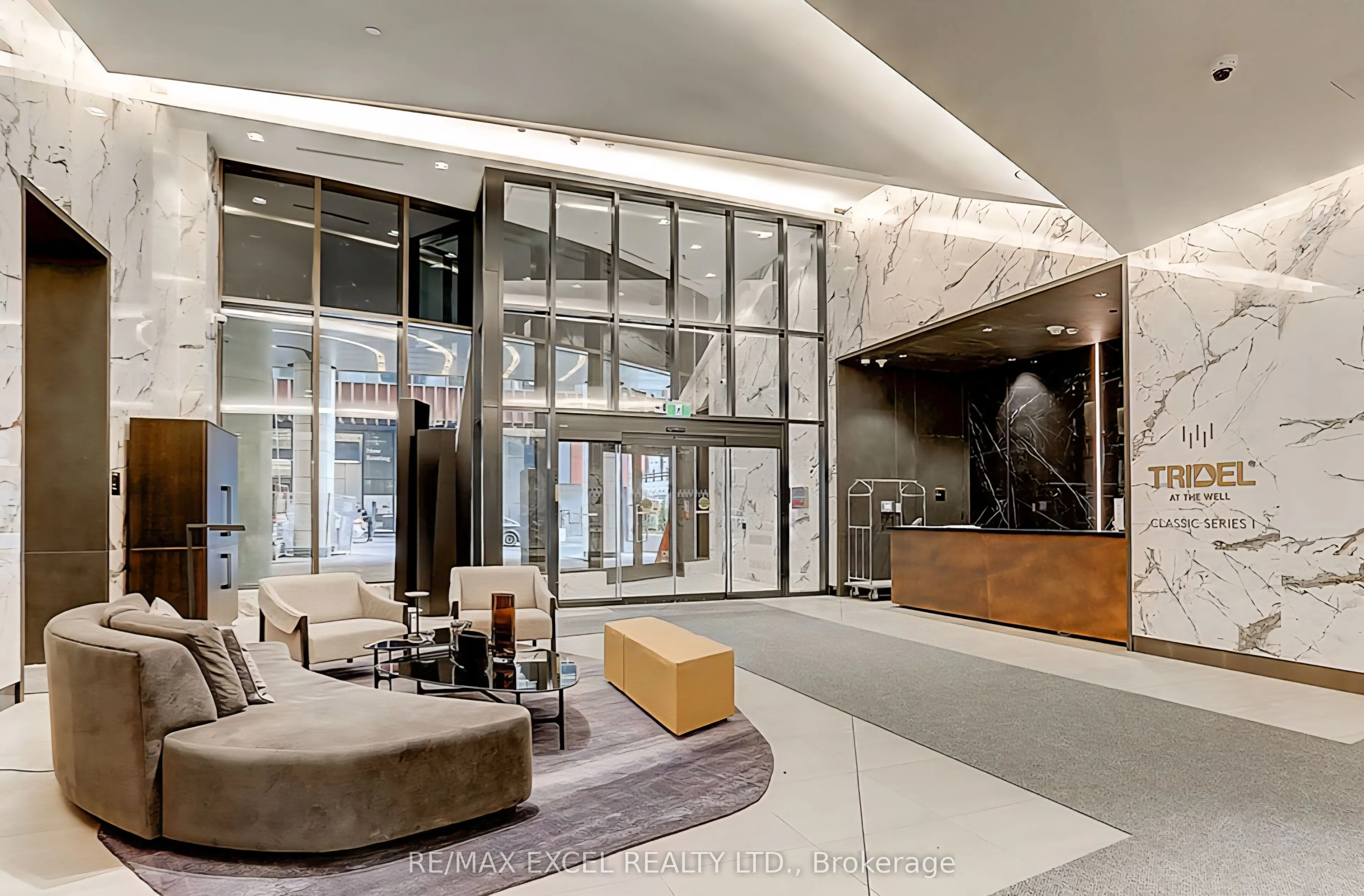 470 Front Street W
