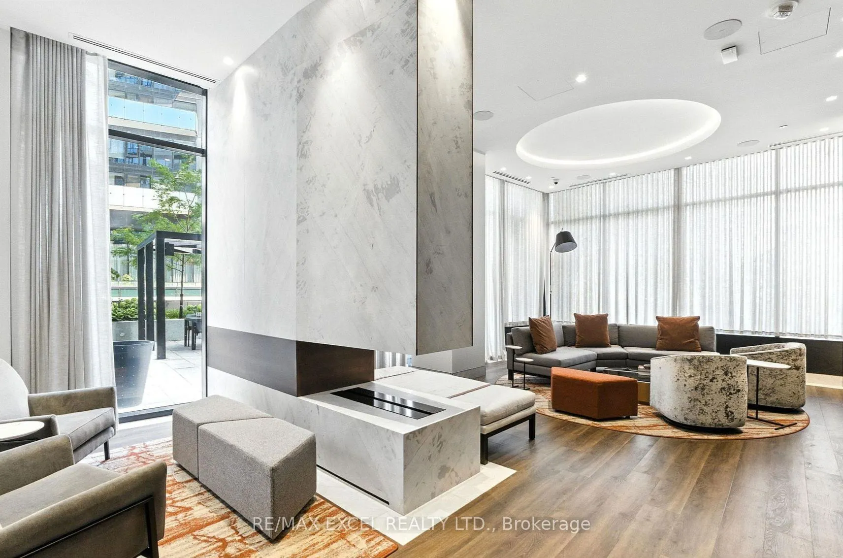 470 Front Street W