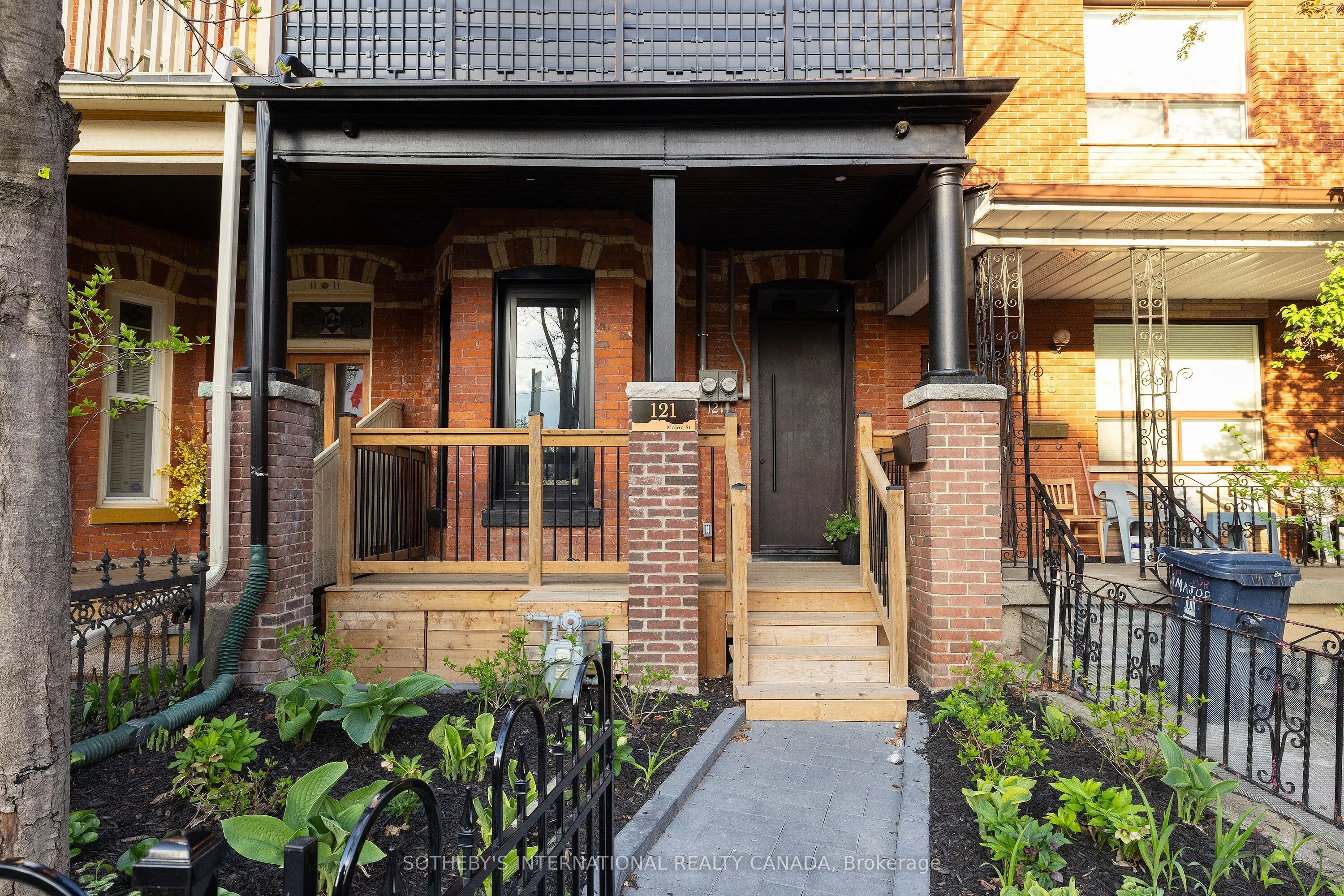 121 Major Street
