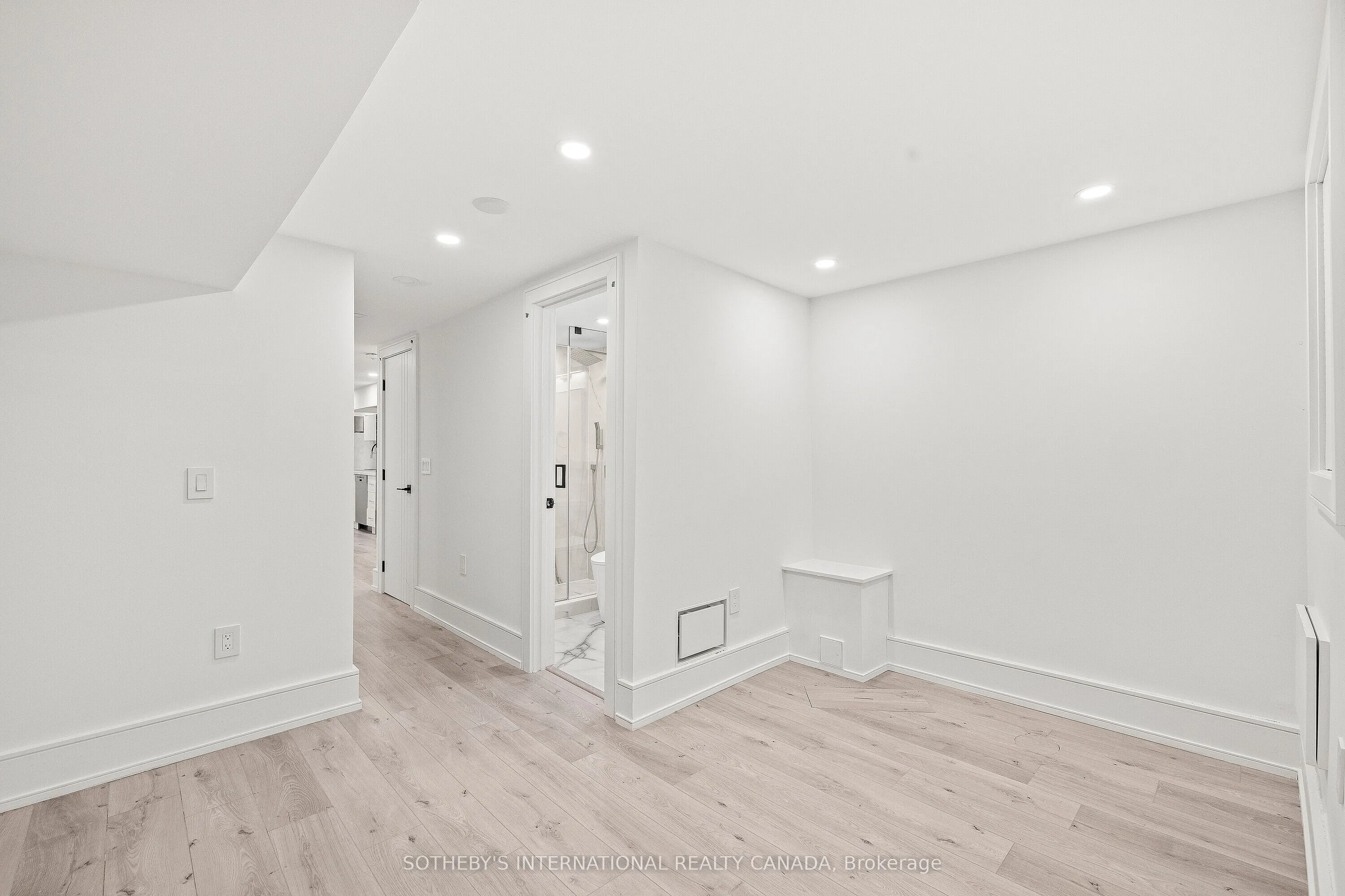 121 Major Street