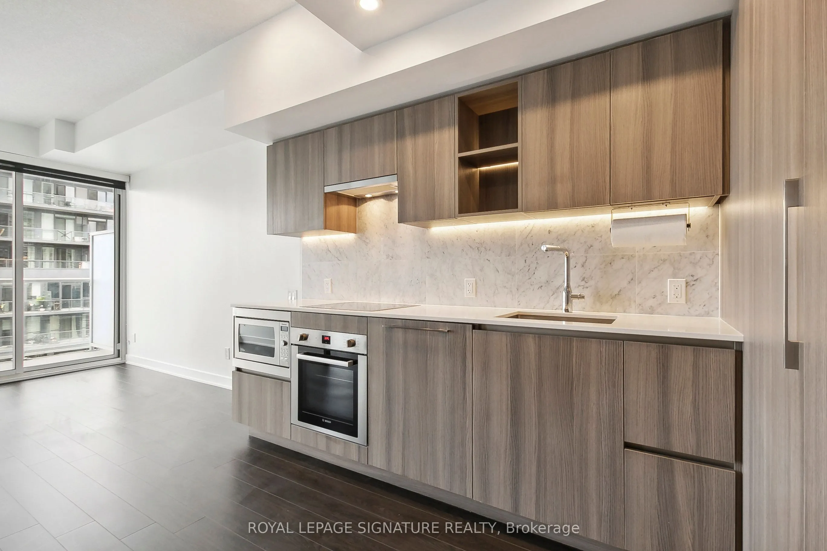 19 Bathurst Street, #3001
