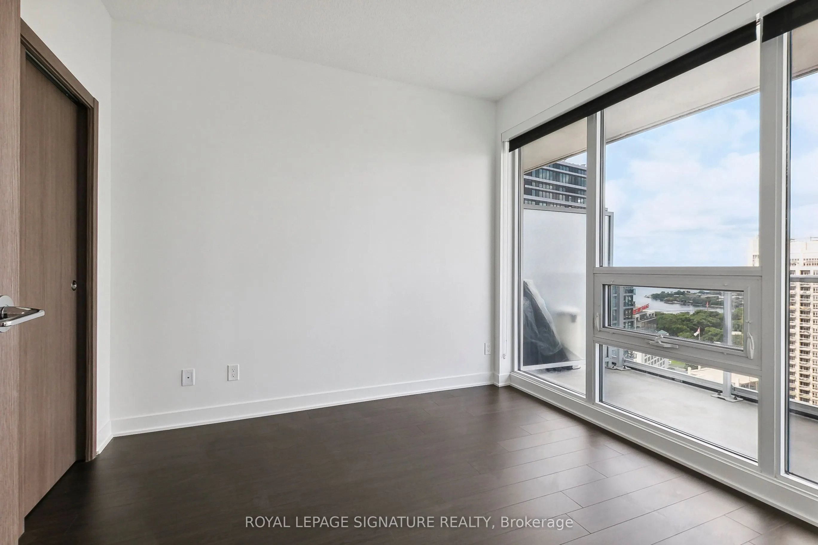 19 Bathurst Street, #3001