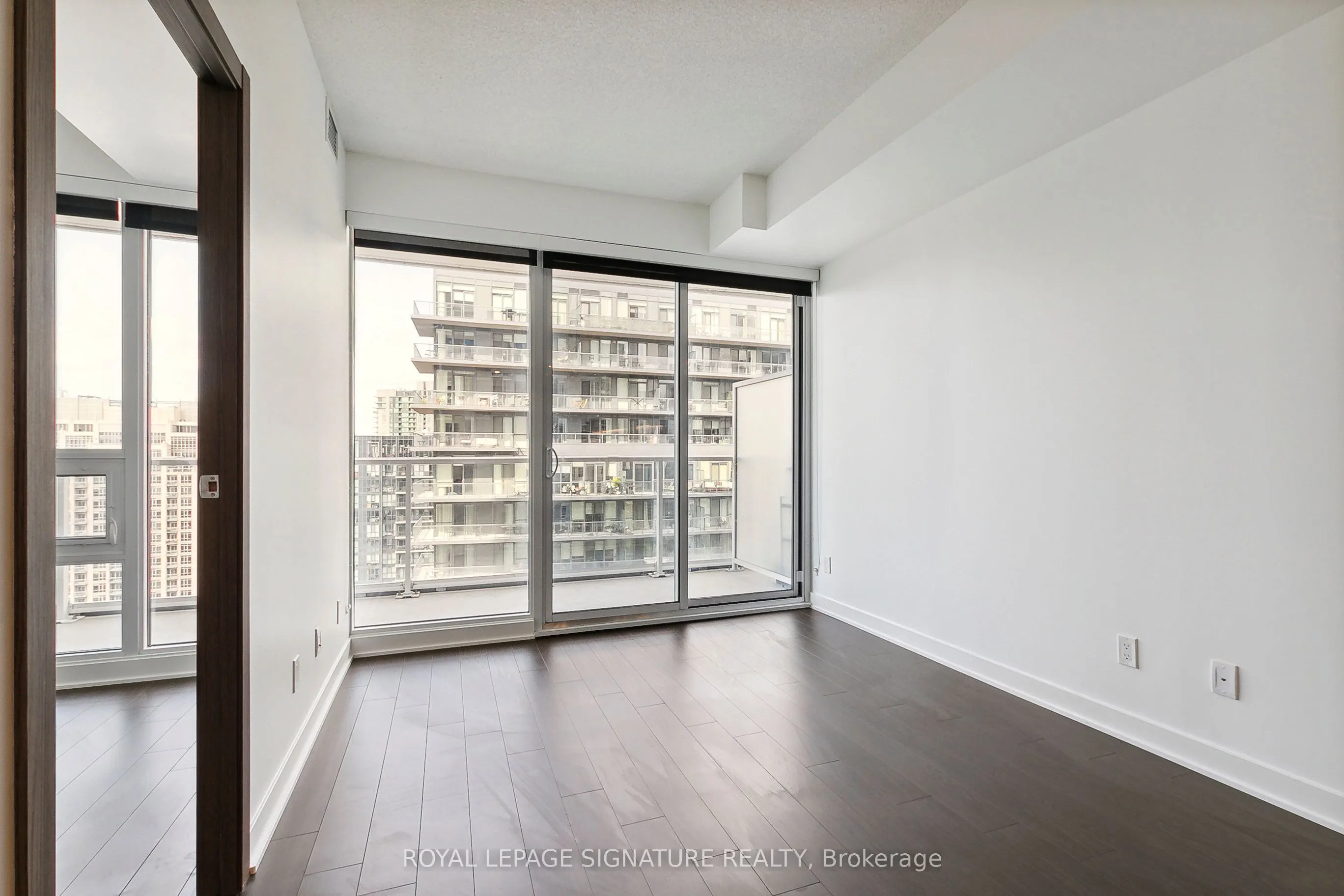 19 Bathurst Street, #3001