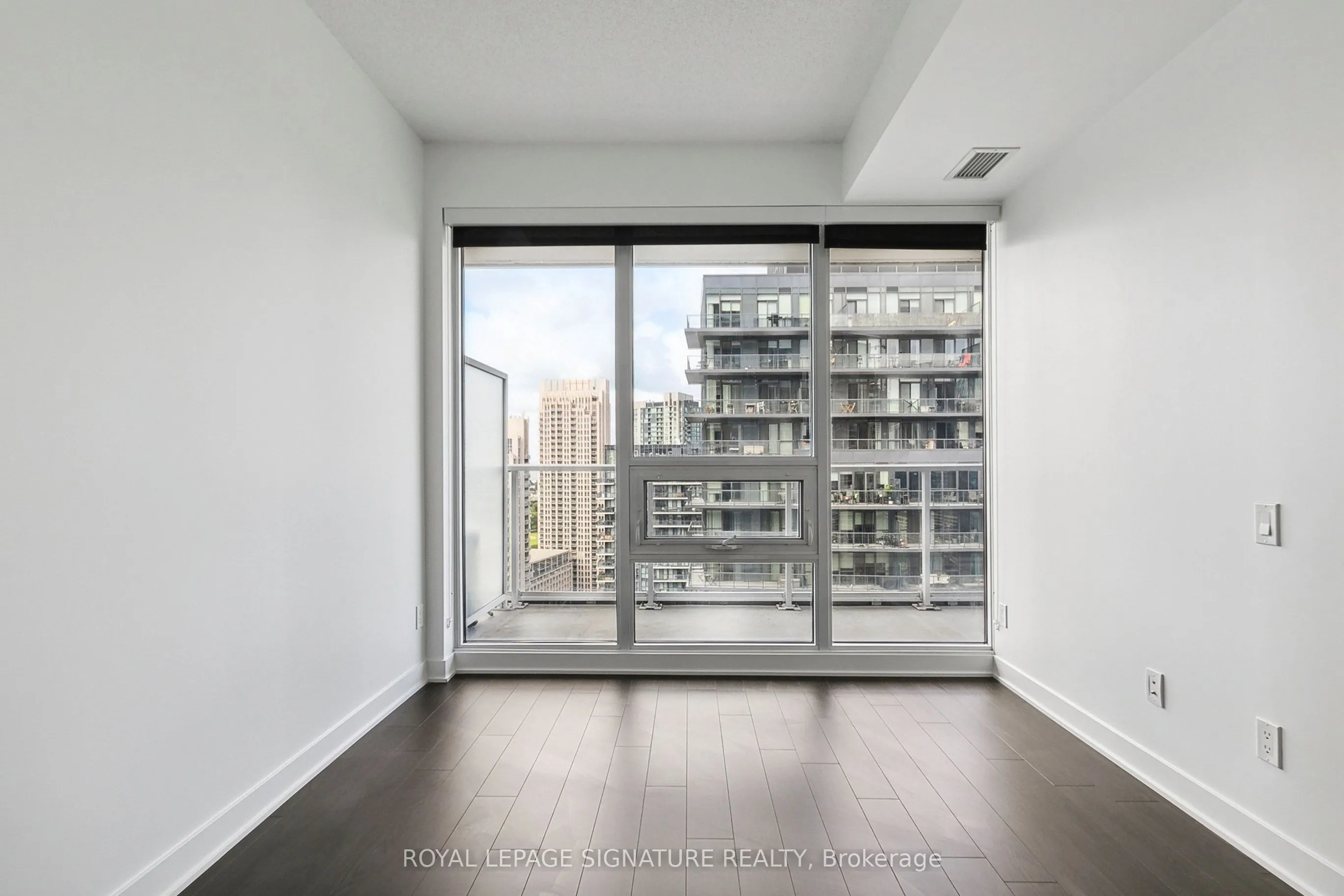19 Bathurst Street, #3001