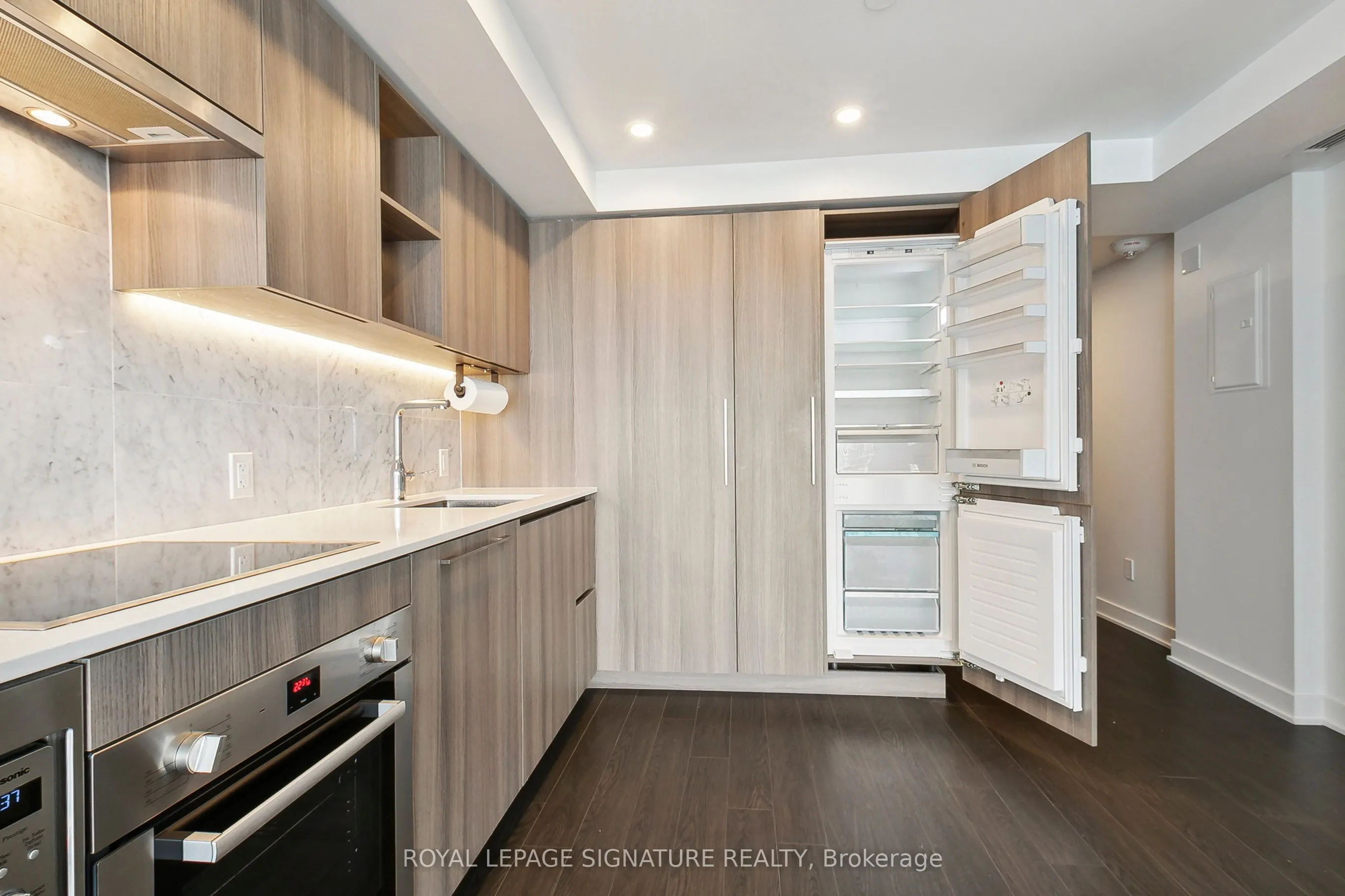 19 Bathurst Street, #3001