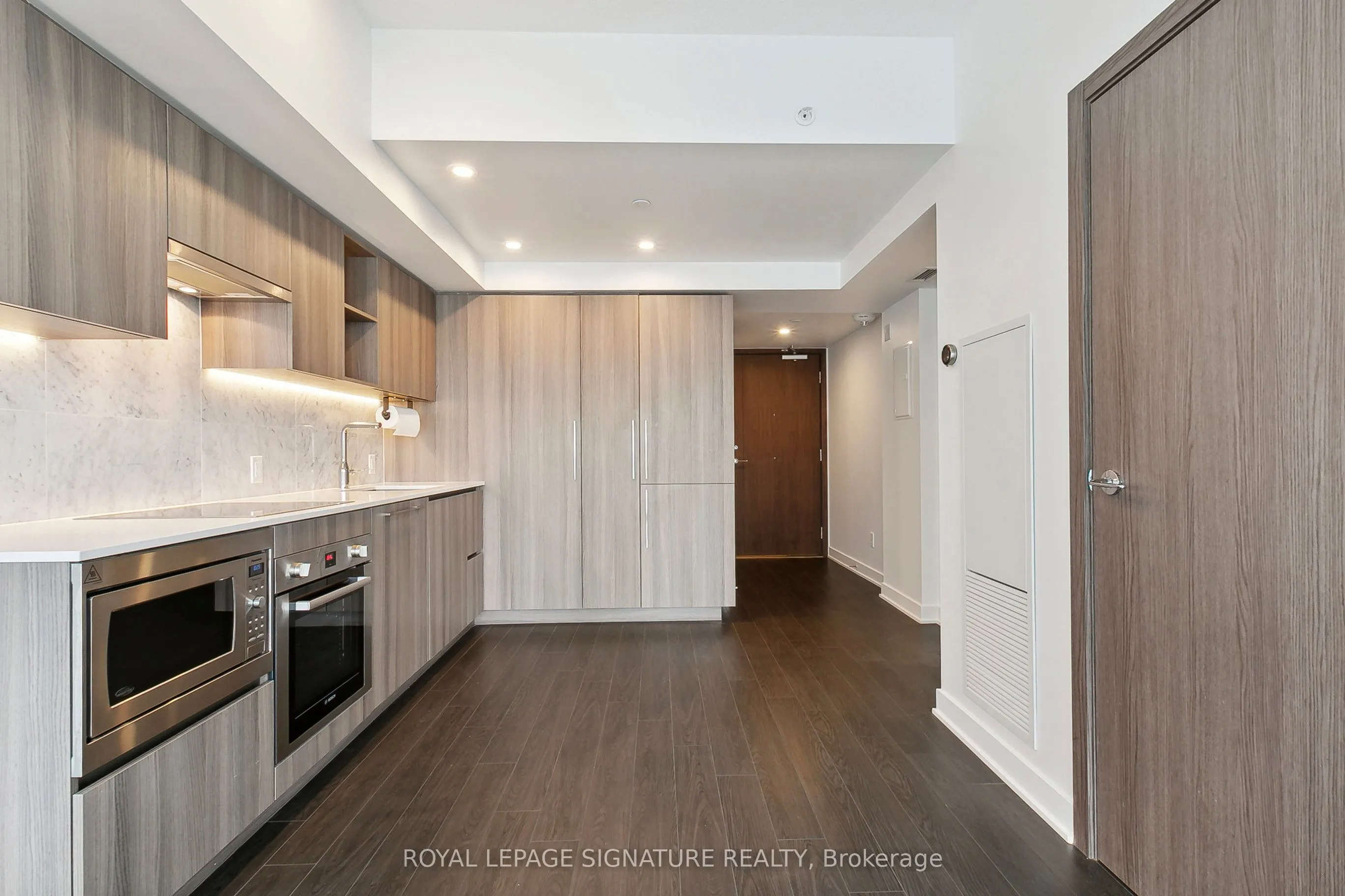 19 Bathurst Street, #3001