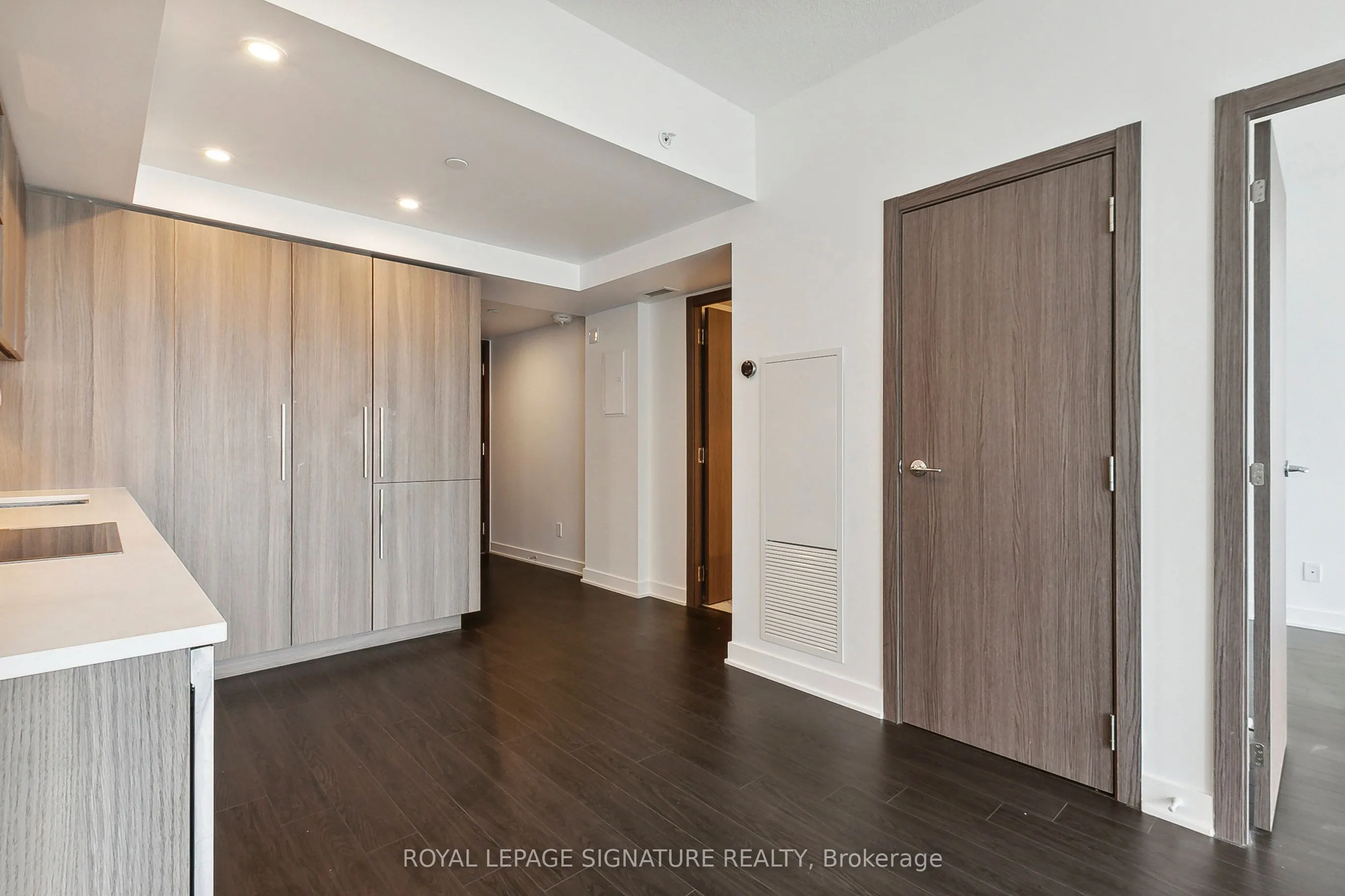 19 Bathurst Street, #3001
