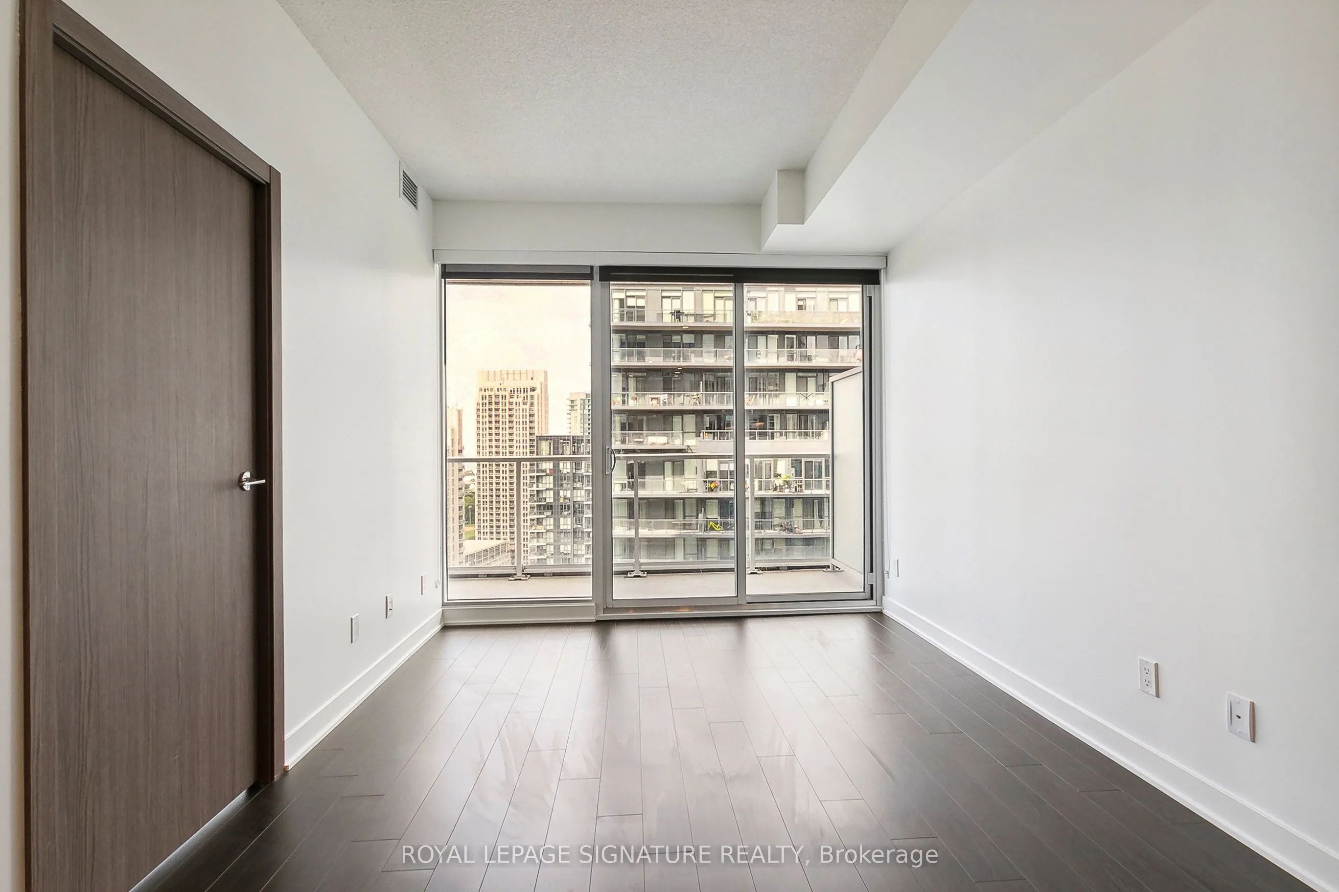 19 Bathurst Street, #3001