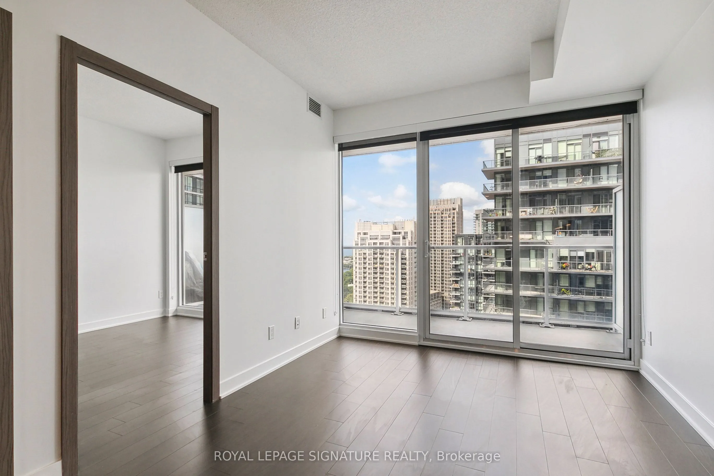 19 Bathurst Street, #3001