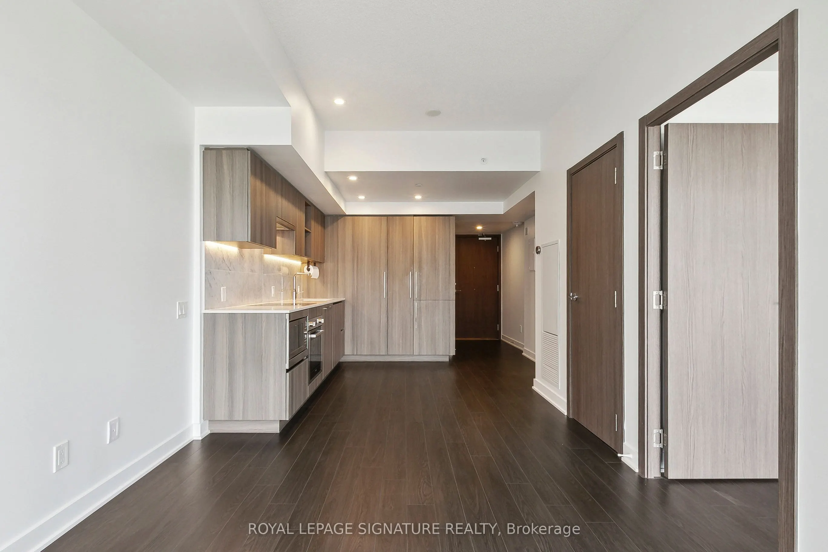 19 Bathurst Street, #3001