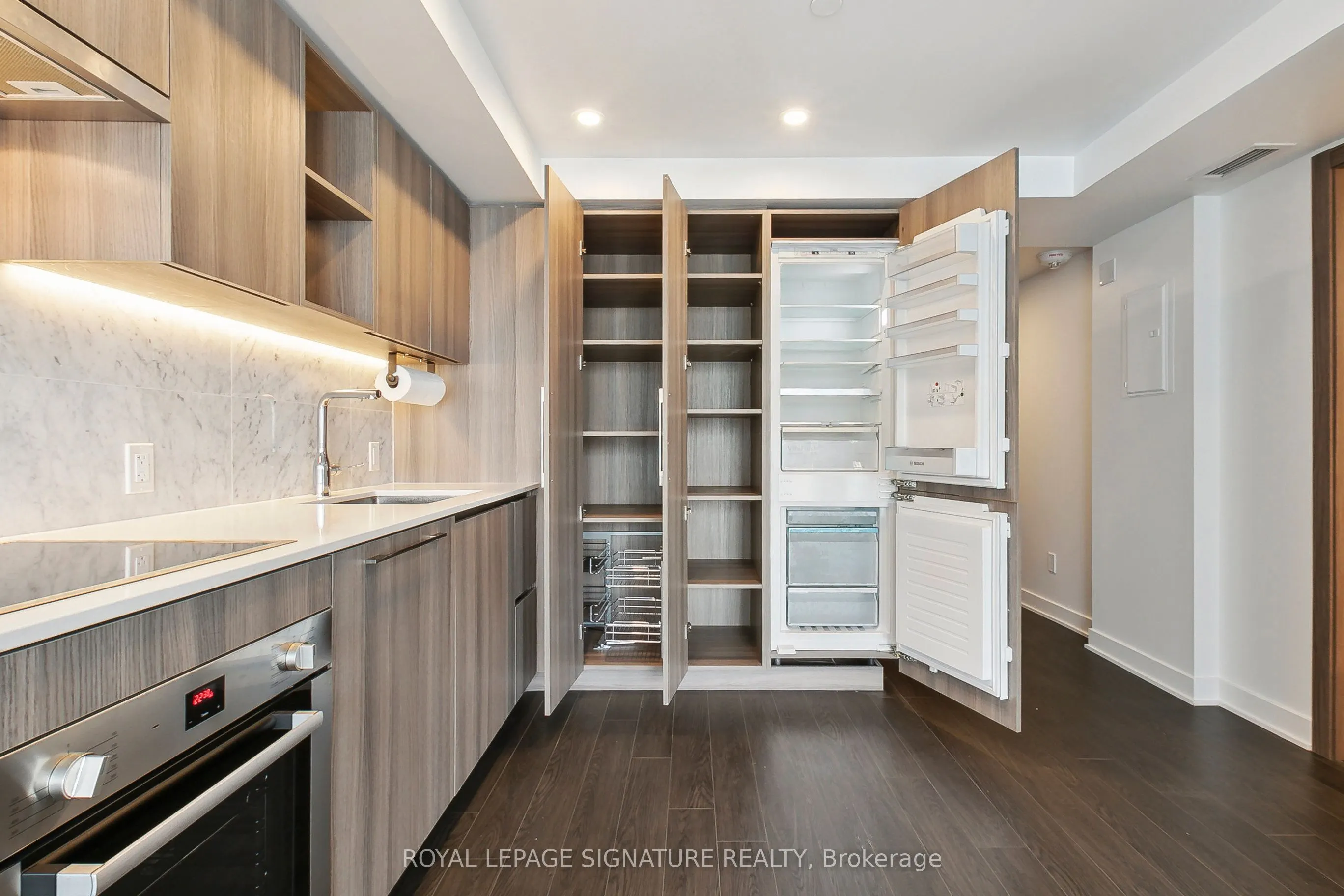 19 Bathurst Street, #3001