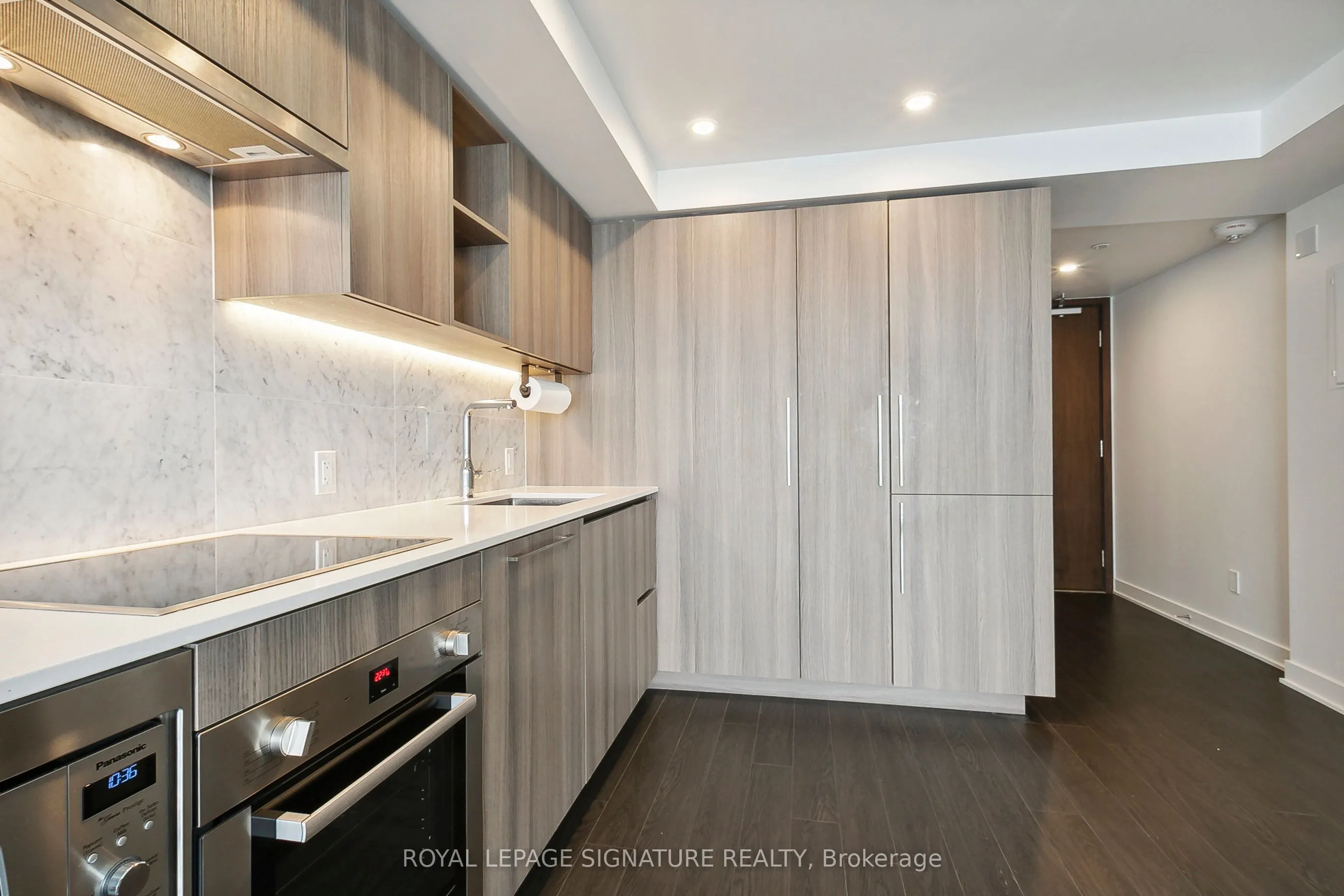 19 Bathurst Street, #3001