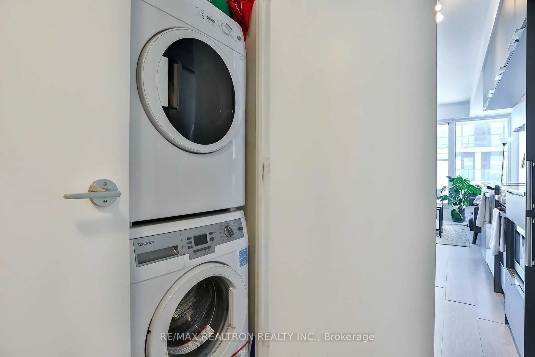 181 Dundas Street E, #3111