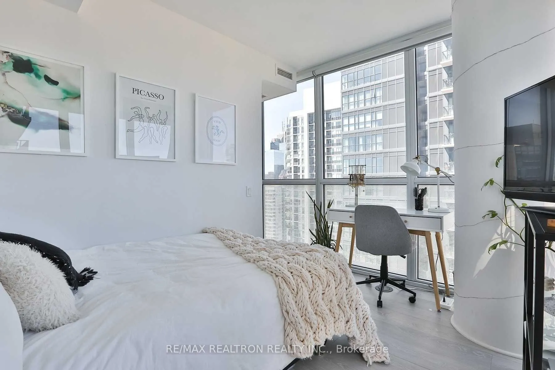181 Dundas Street E, #3111