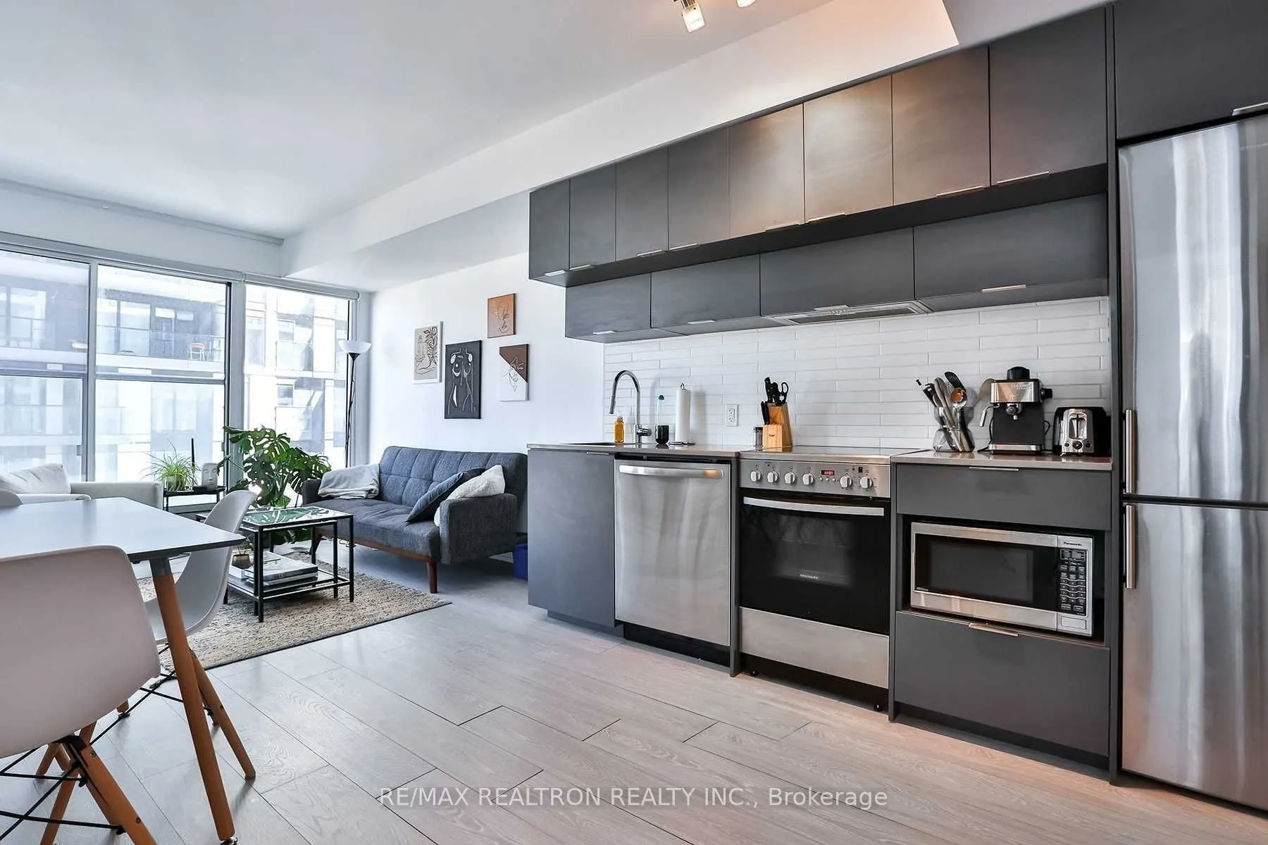 181 Dundas Street E, #3111