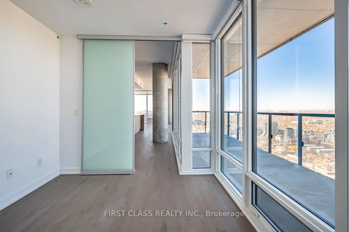488 University Avenue, #3916