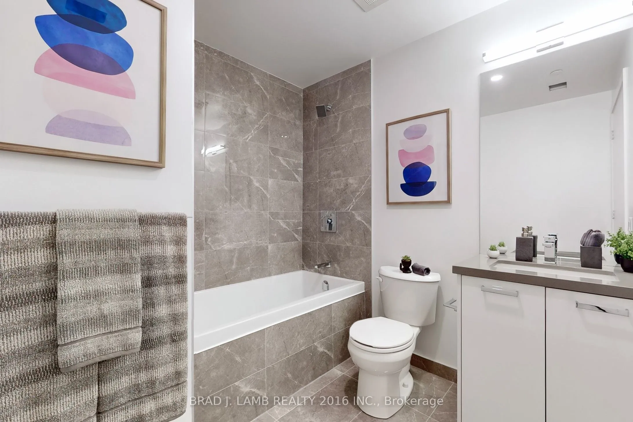 195 McCaul Street, #705
