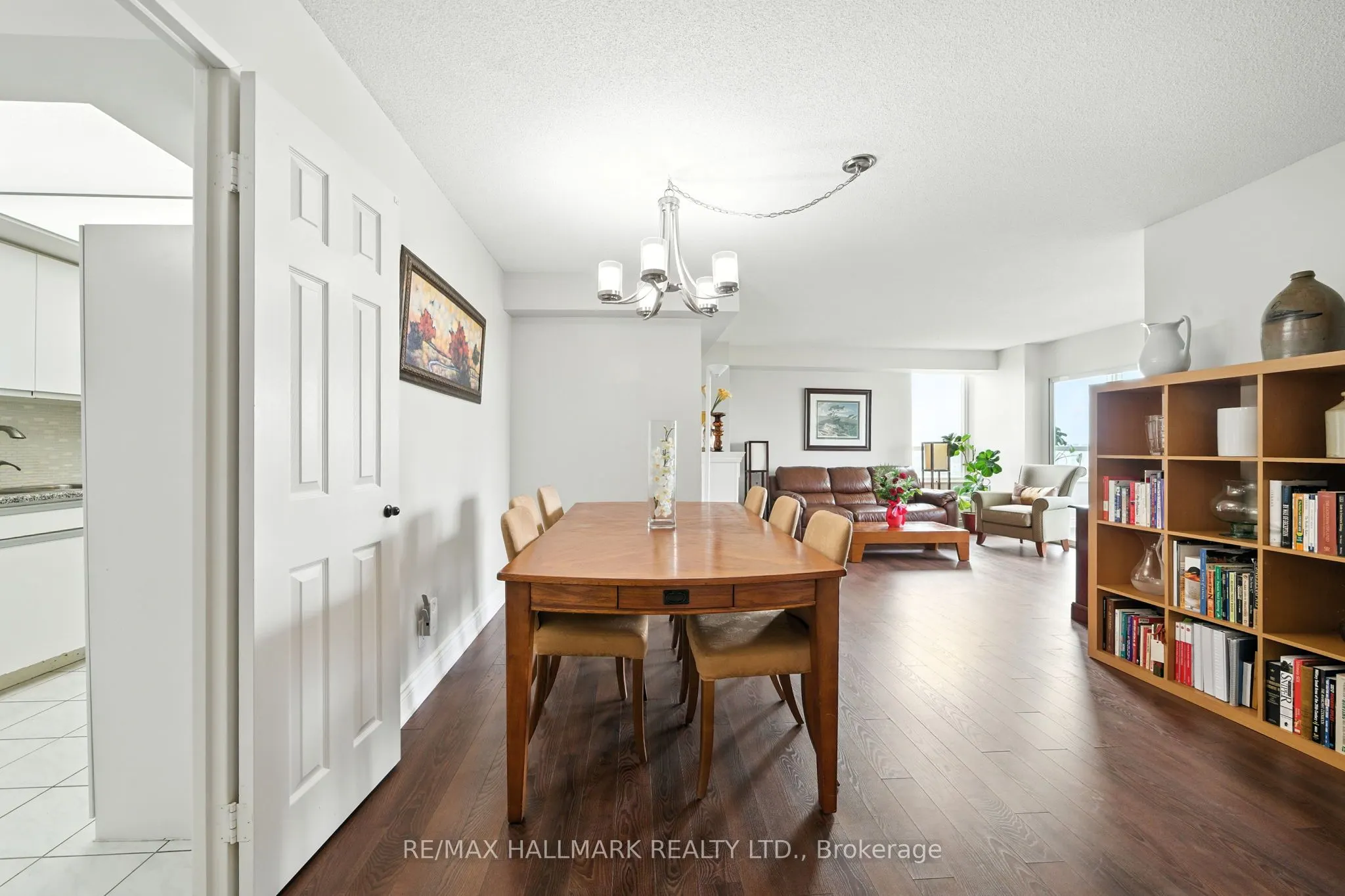 215 Wynford Drive, #2002