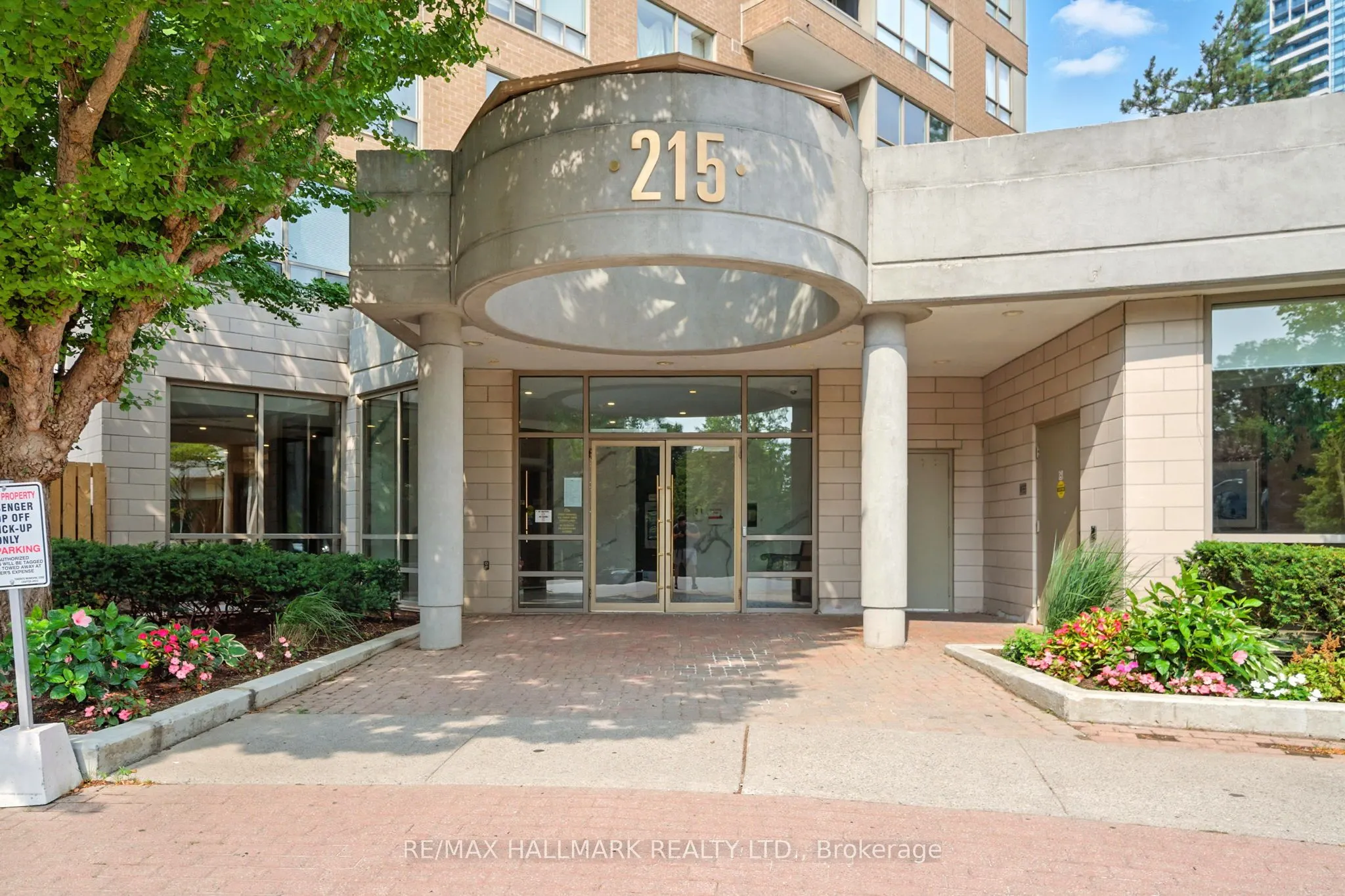 215 Wynford Drive, #2002